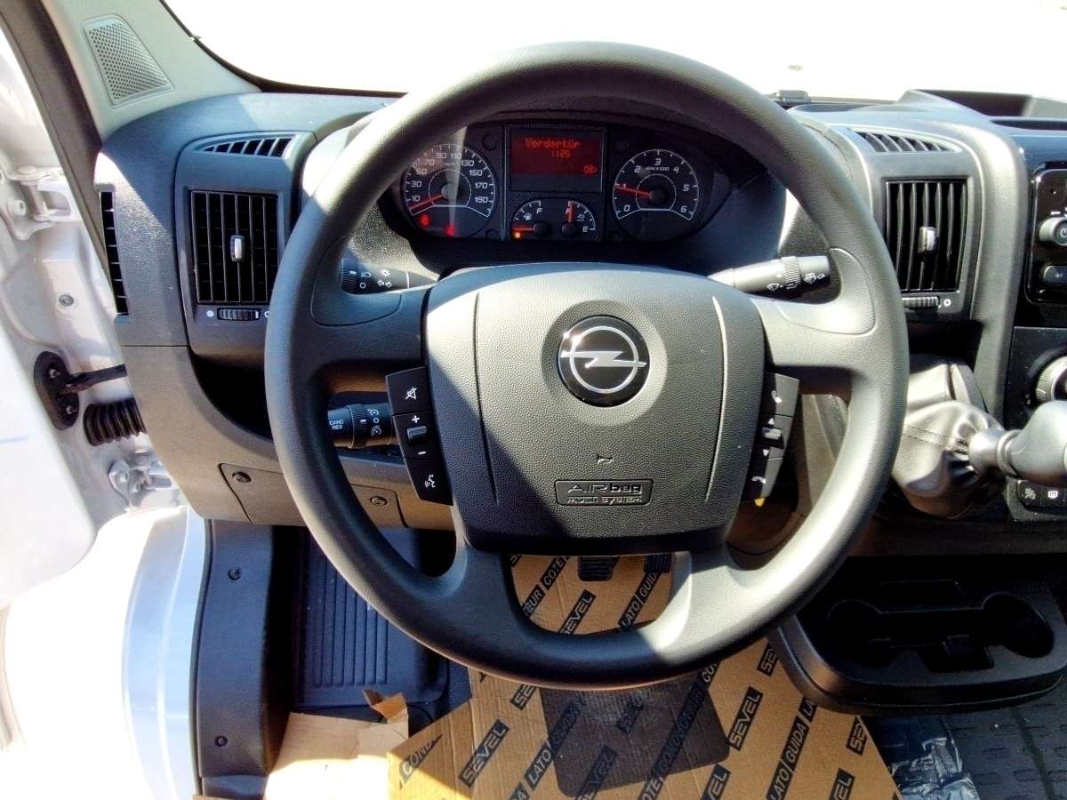 Opel Movano