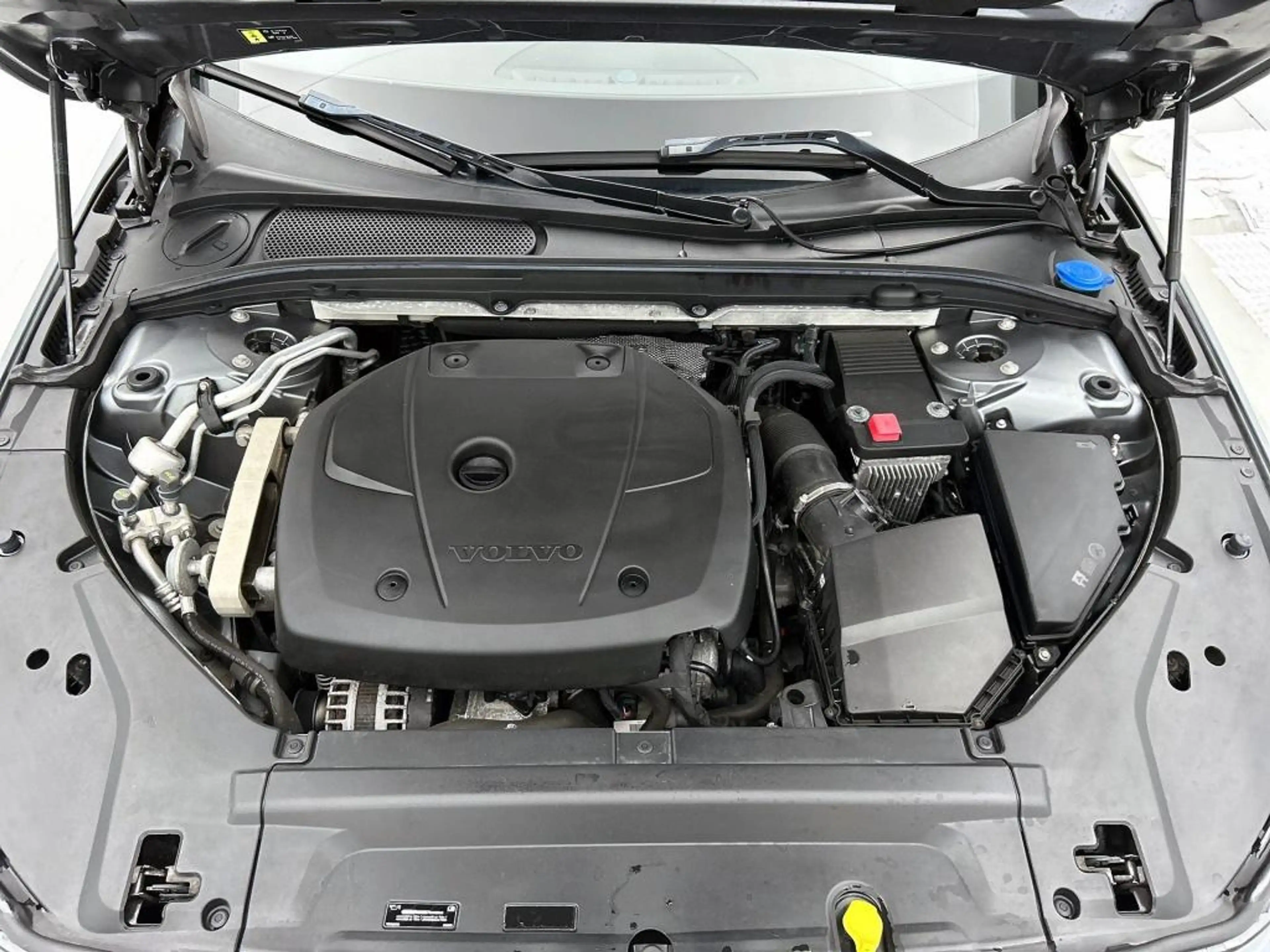 Volvo V90 2.0 T5 Momentum — photo 10