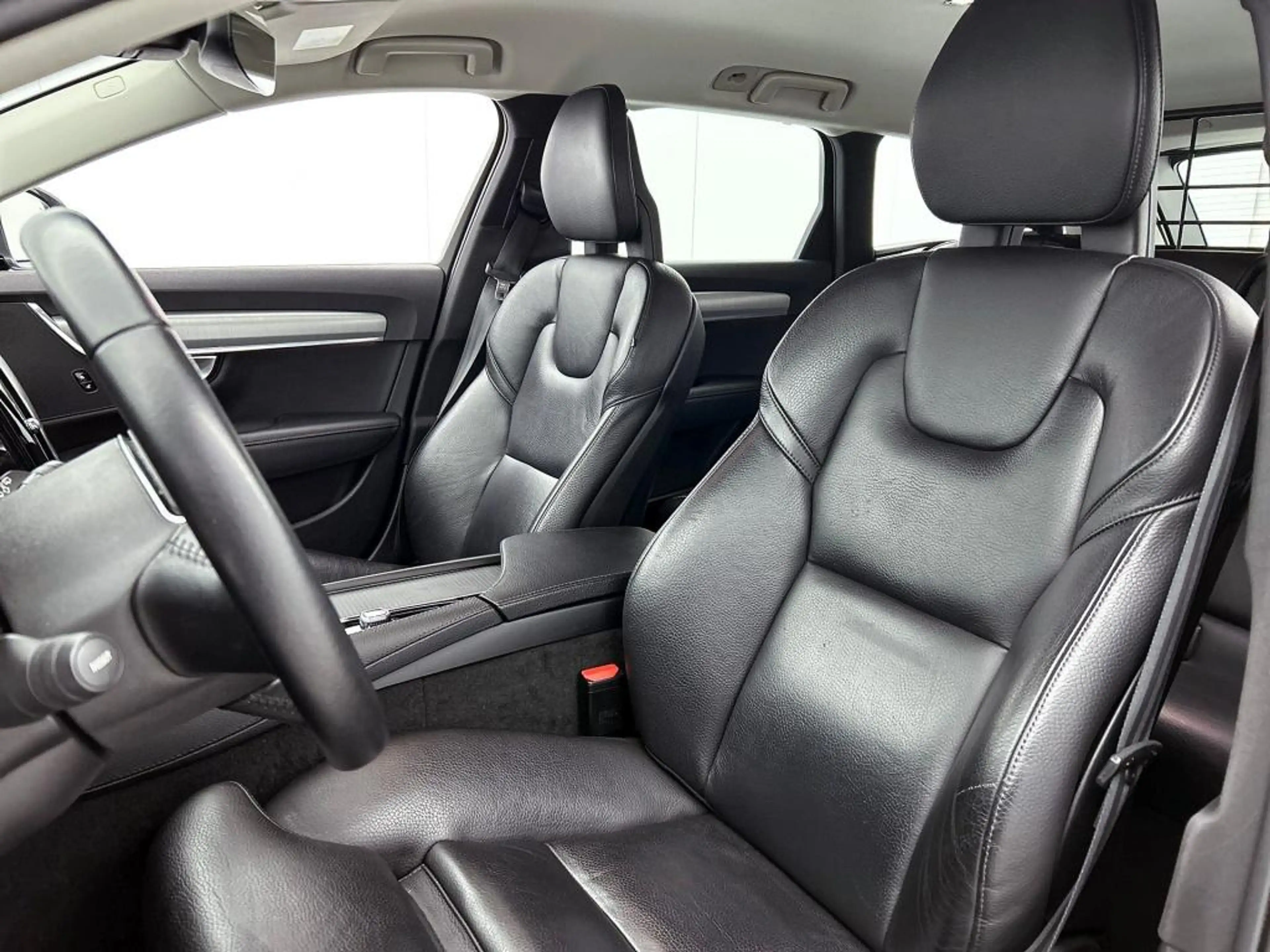 Volvo V90 2.0 T5 Momentum — photo 13