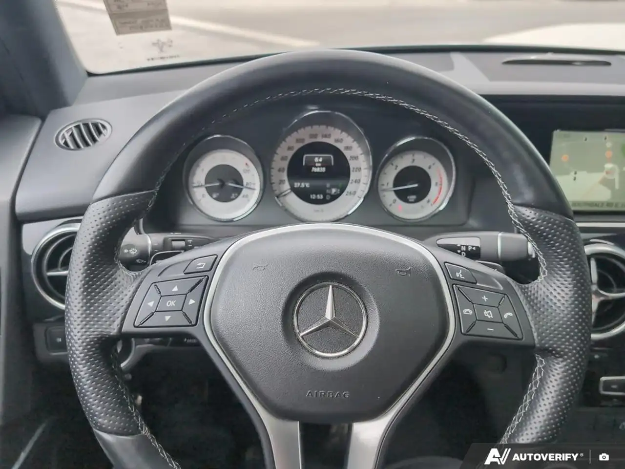Mercedes-Benz GLK-Class снимка Mercedes-Benz GLK-Class