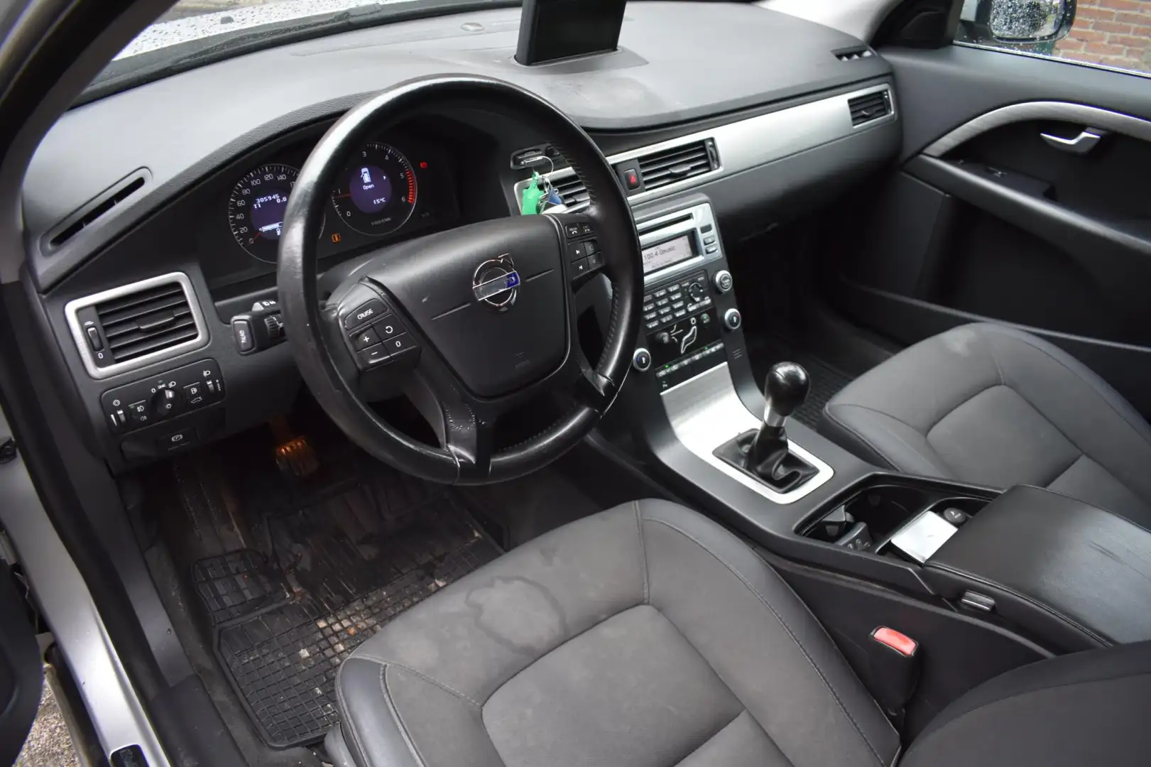 Volvo V70 1.6D DRIVe Momentum '10 Clima Cruise Gris - 2