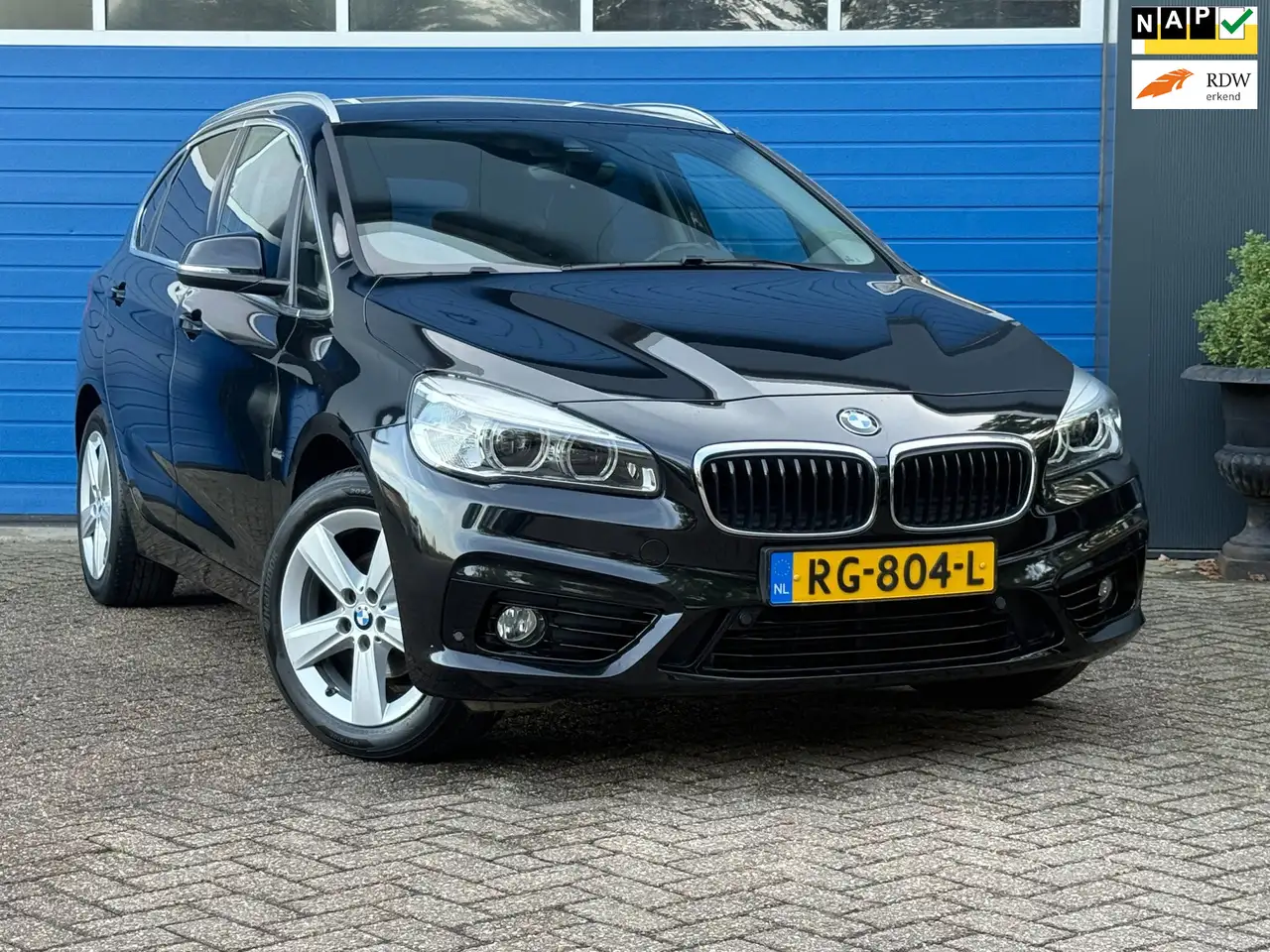BMW 216