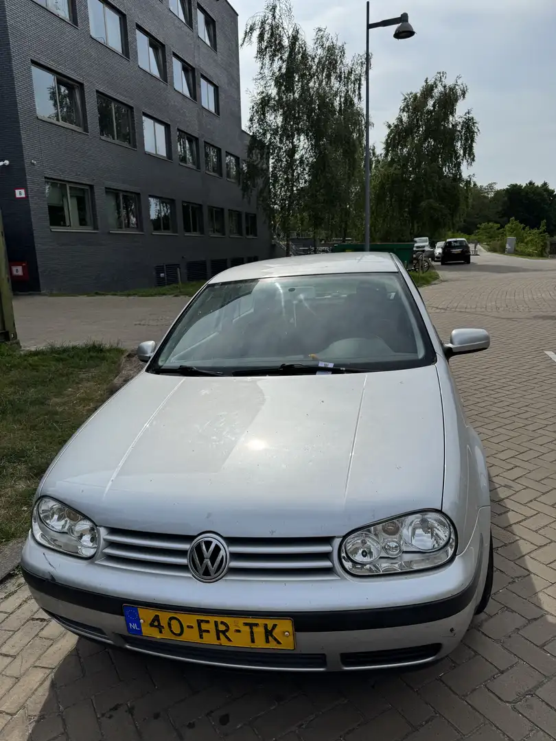 Volkswagen Golf 1.6 Automatik Highline - 2