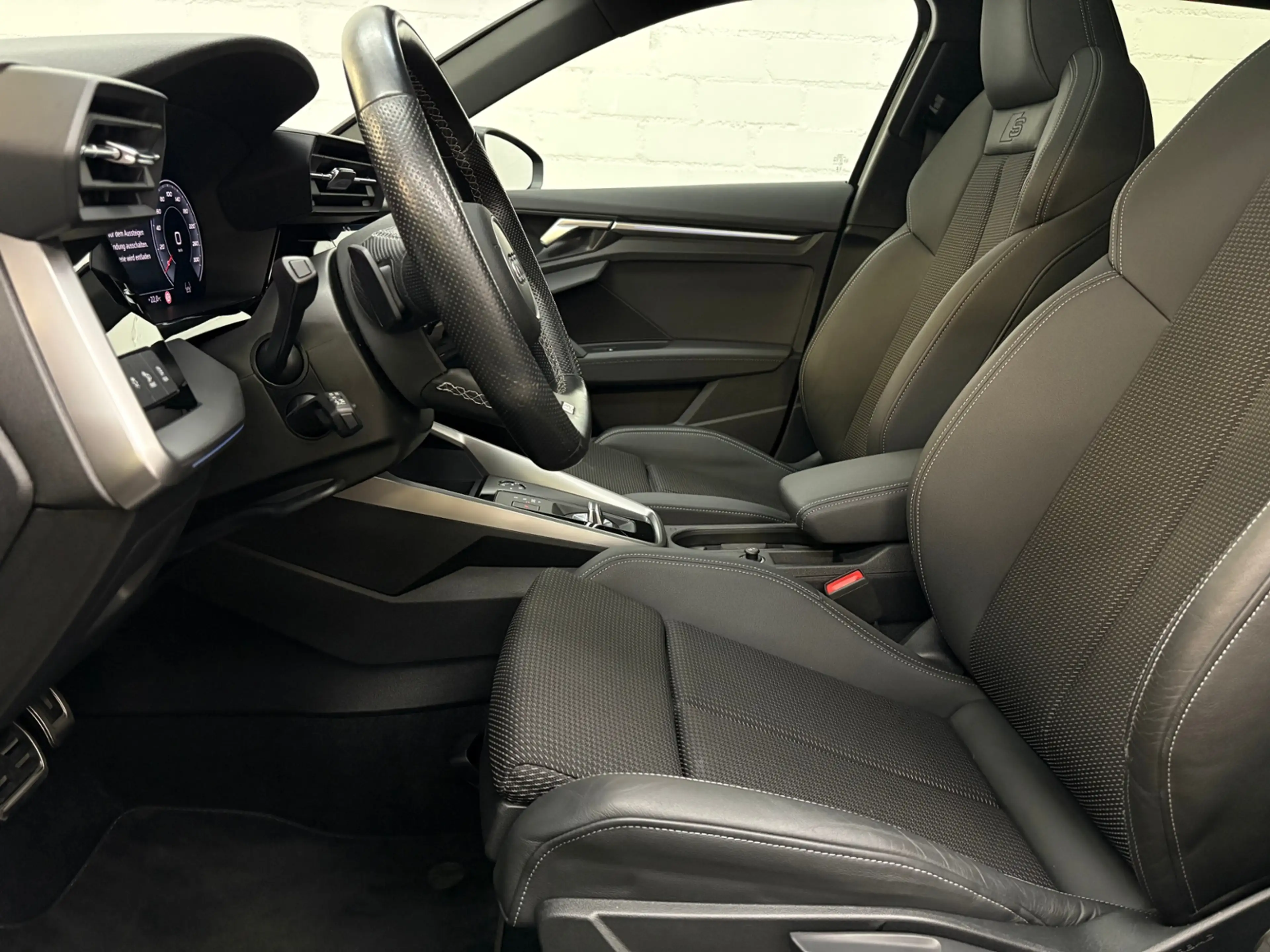 Audi S3 quattro 2.0 TFSI Sportback — photo 14