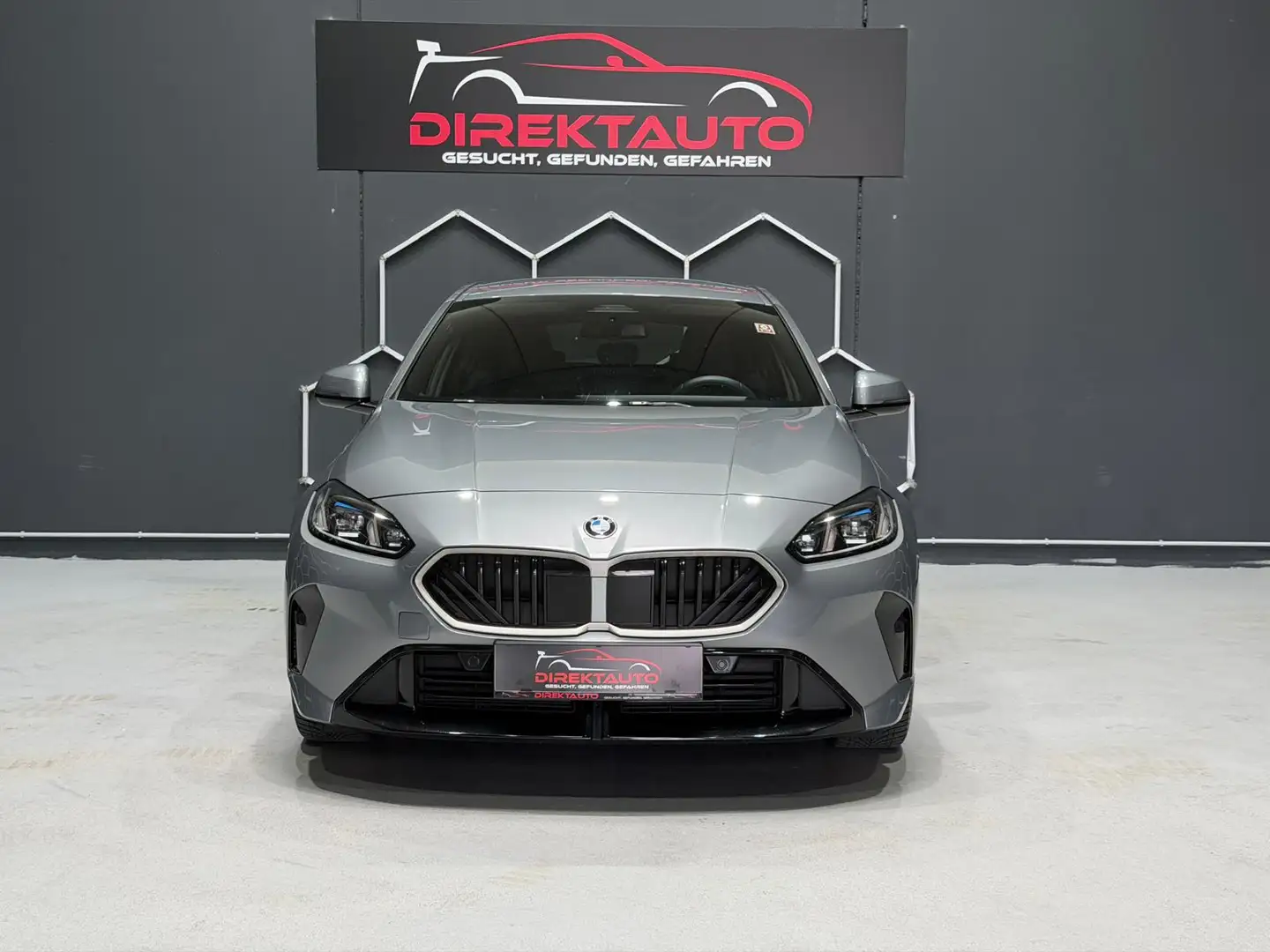 BMW 118 118 d M Sport Grau - 2