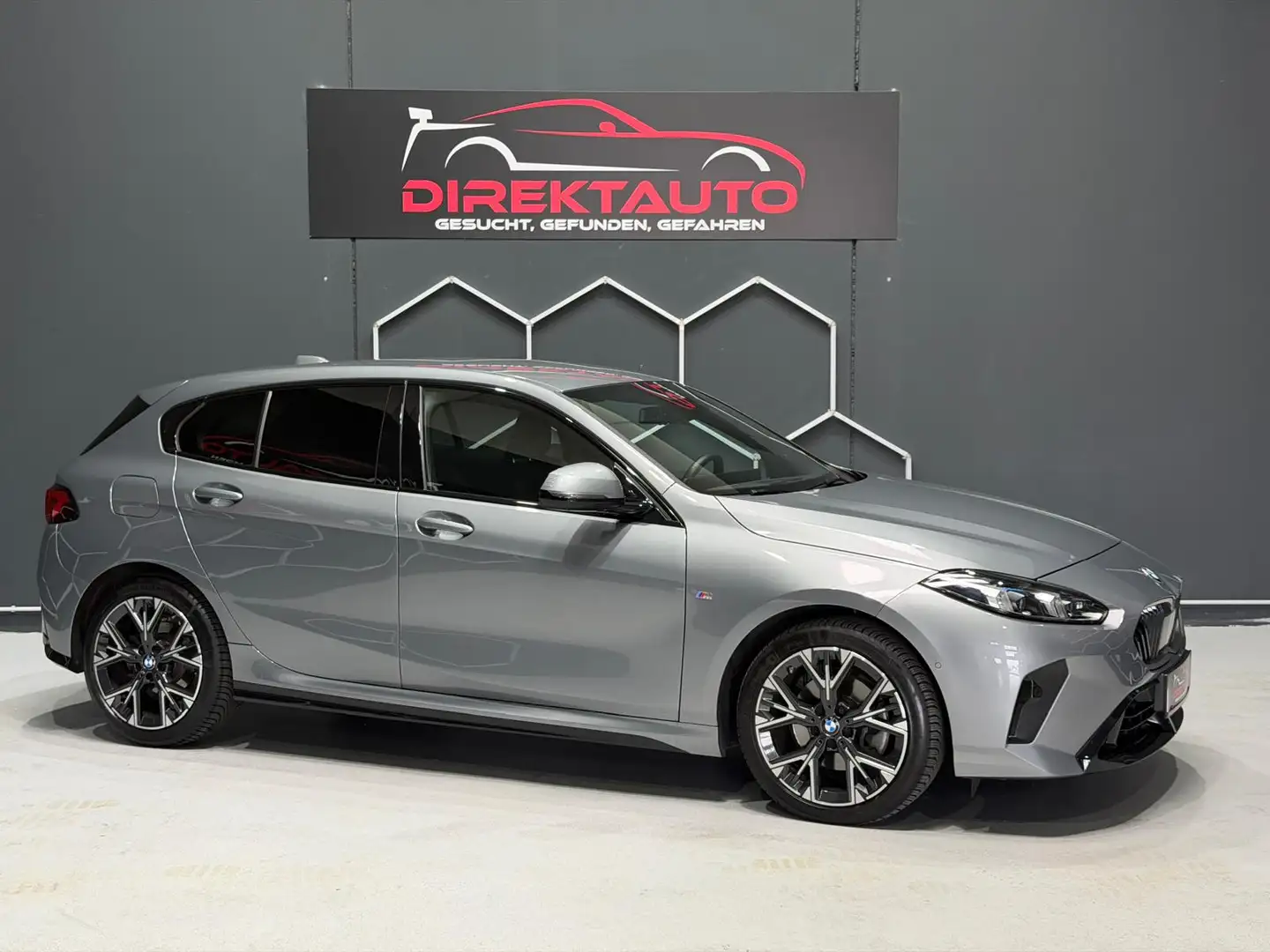 BMW 118 118 d M Sport Grau - 1