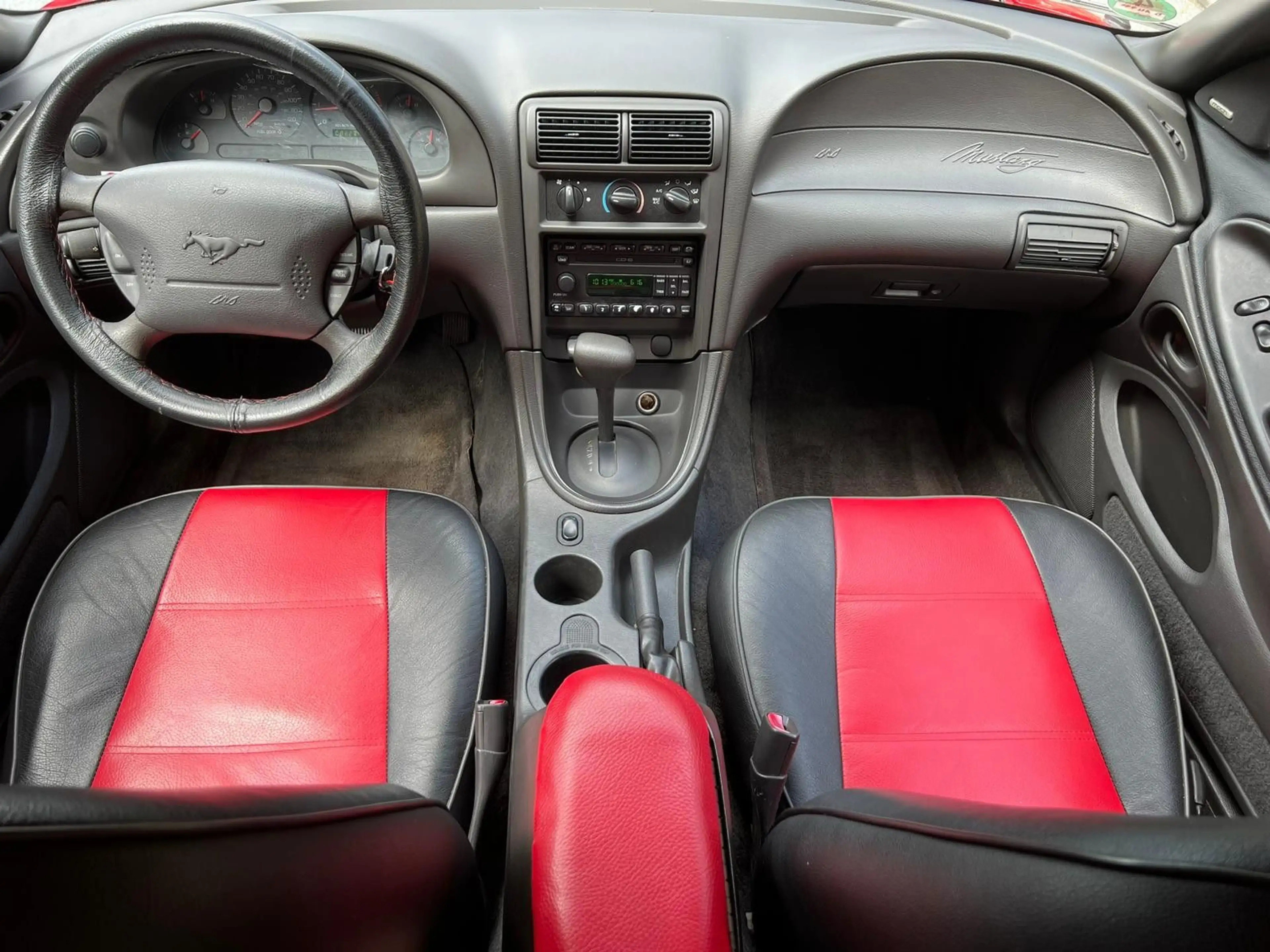 Ford Mustang Leder — photo 2