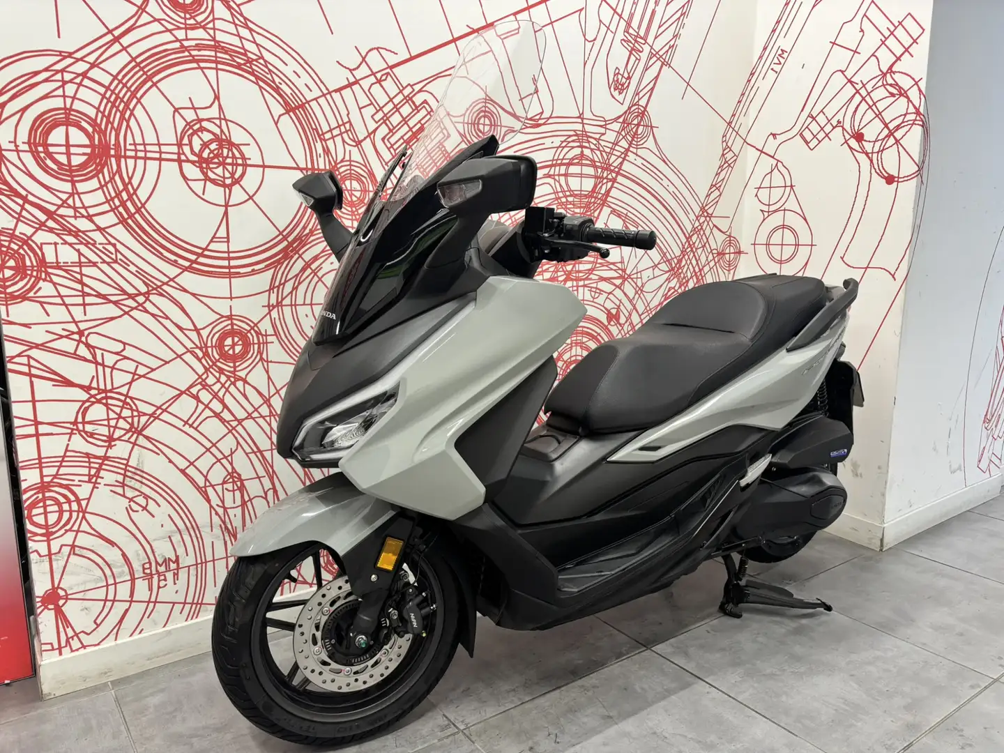 Honda Forza 350 Gris - 2