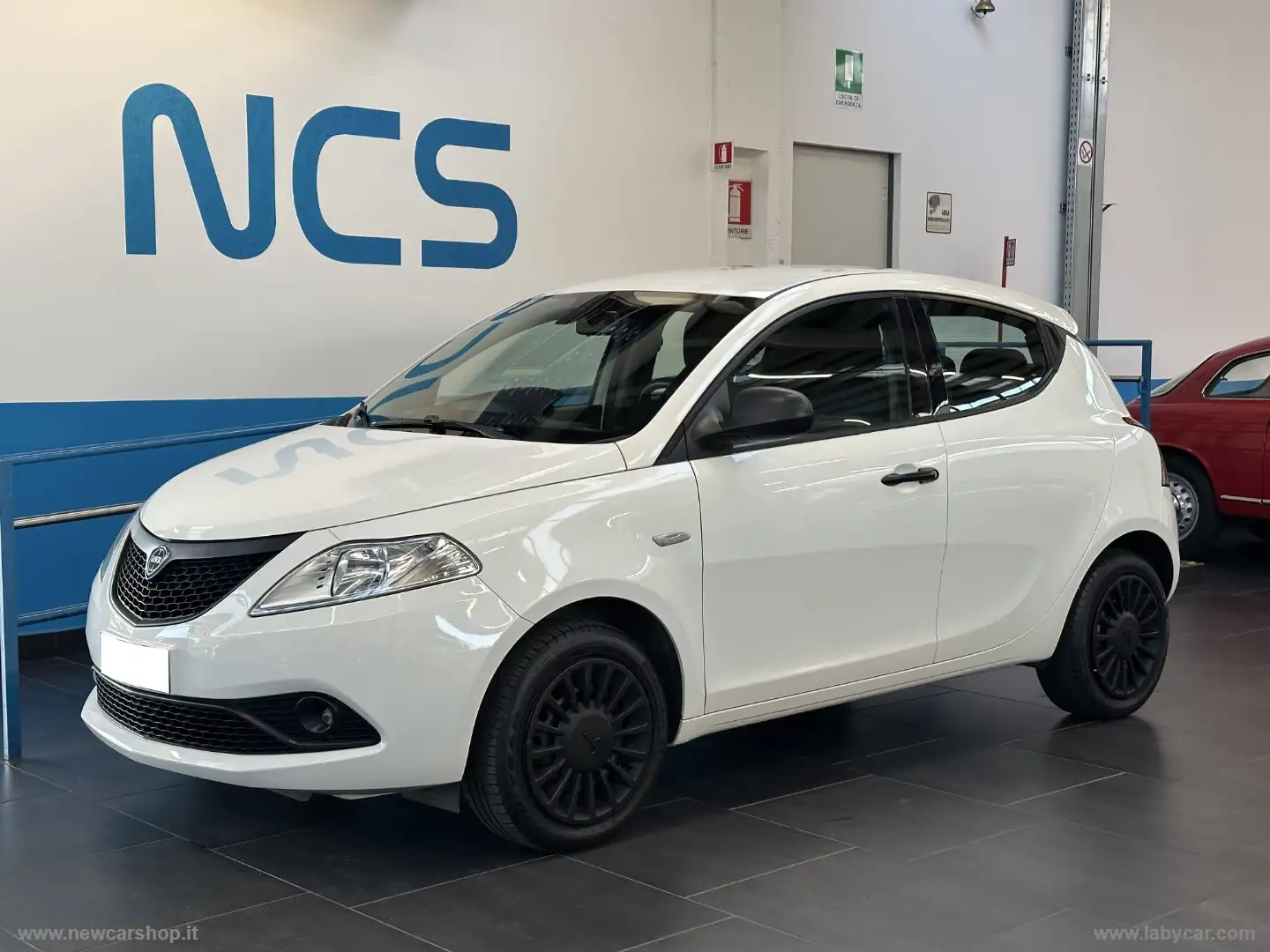 Lancia Ypsilon 1.2 69CV 5p. S&S Elefantino Blu NEOPATENTATI Bianco - 1
