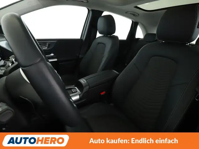 Mercedes-Benz 250 view 10