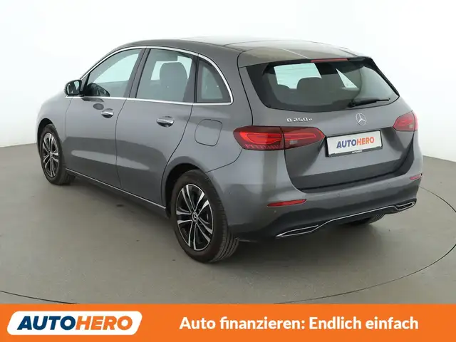 Mercedes-Benz B-Class view 4