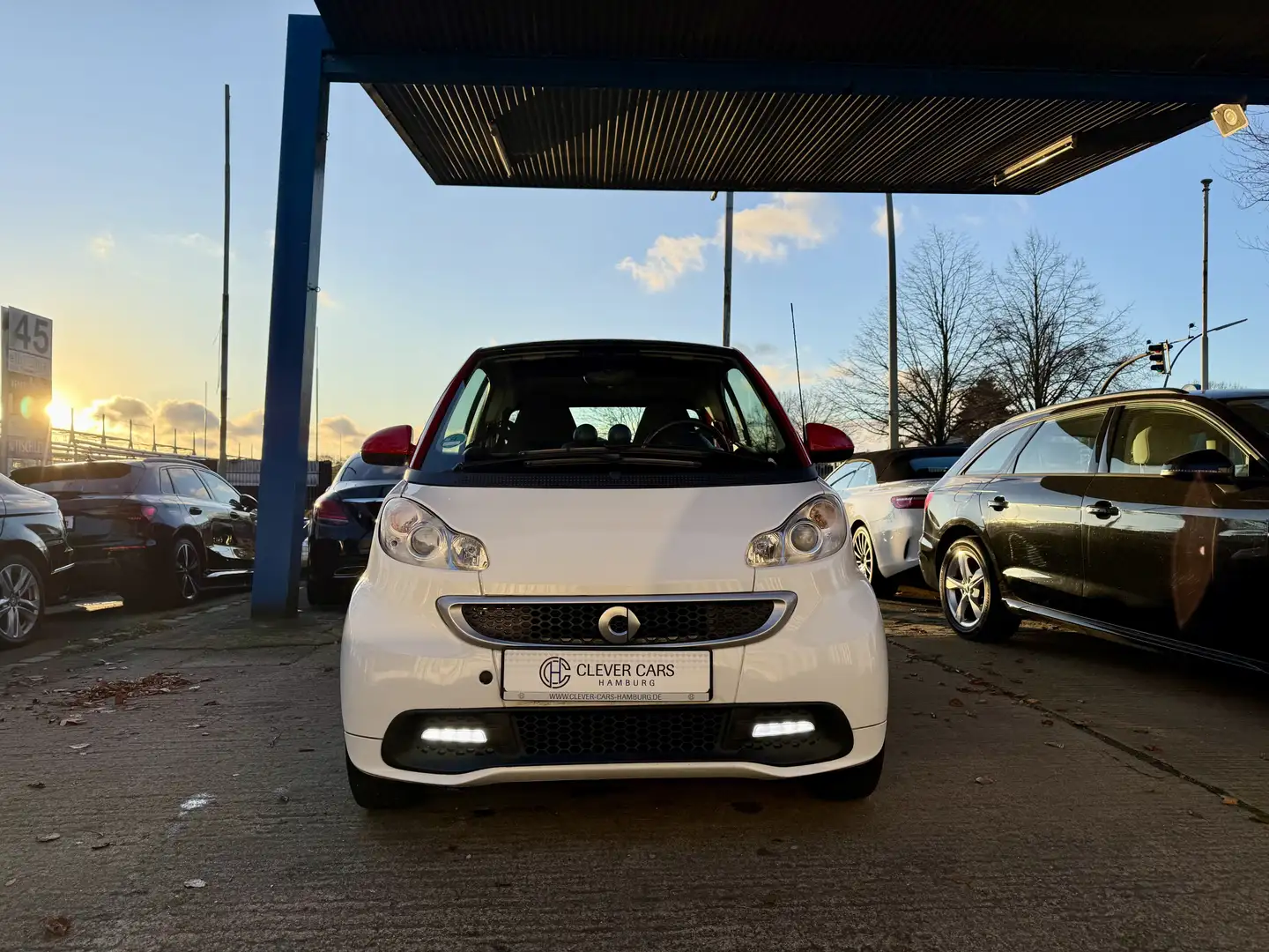 smart forTwo COUPE*PULS*SERVO*CARPLAY*BRABUS*KLIMA*SHZ Weiß - 2