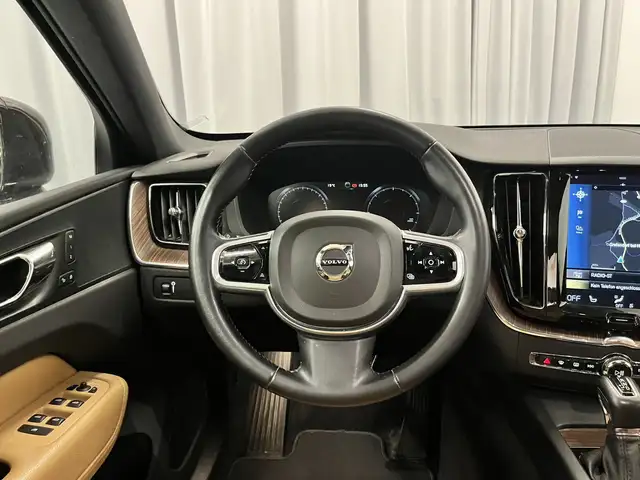 Volvo XC60 view 11