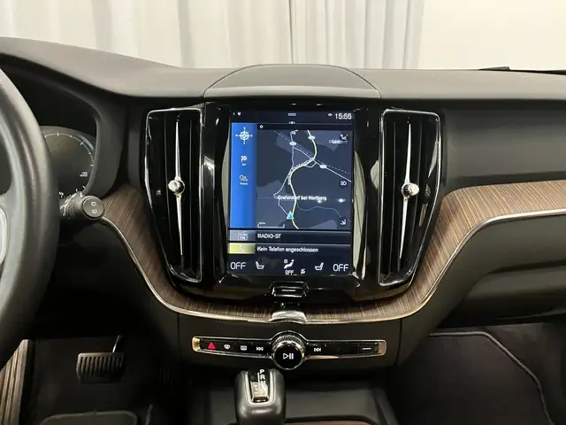Volvo XC60 view 12