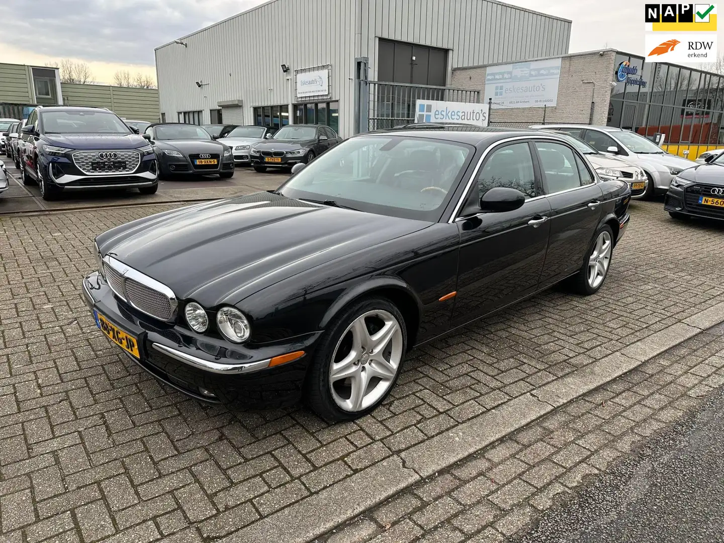 Jaguar XJ 3.5 V8, Navigatie, NAP, APK 10-2025 Black - 1