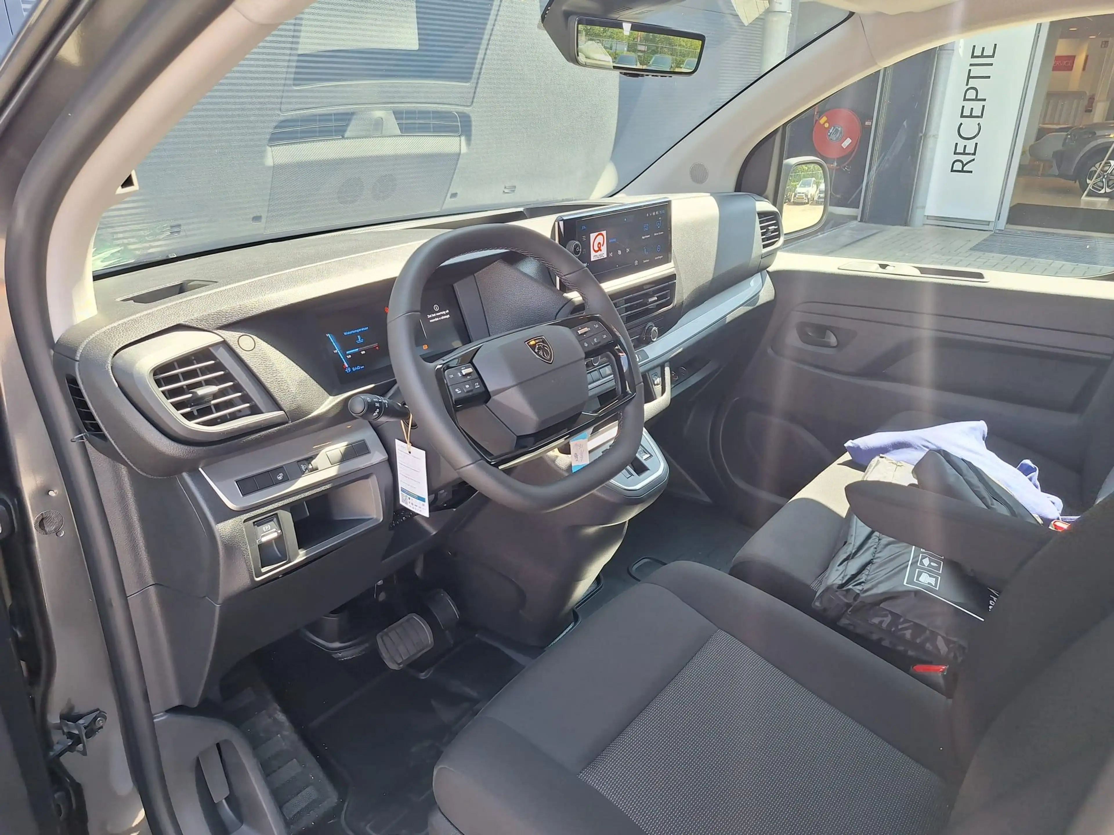 Peugeot Expert 2.2 BlueHDi 180 S&S EAT8 L3 DC | 6 persoons | Trek — photo 12