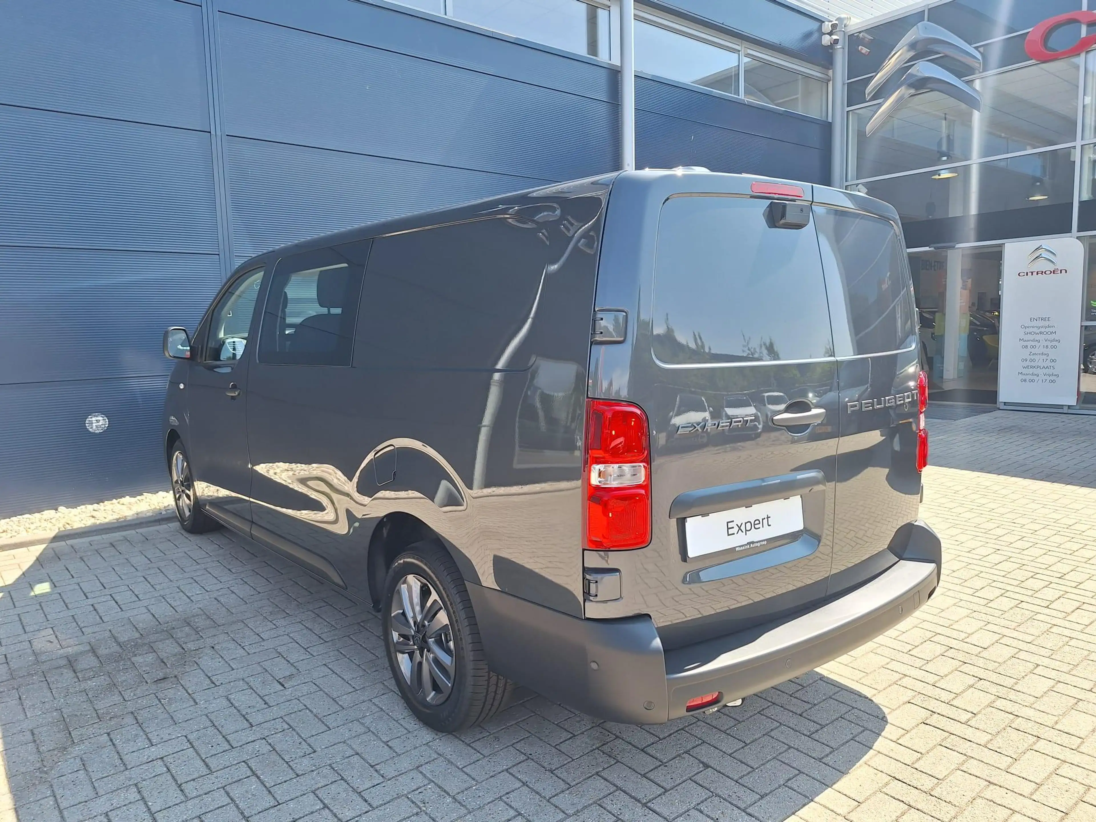 Peugeot Expert 2.2 BlueHDi 180 S&S EAT8 L3 DC | 6 persoons | Trek — photo 7