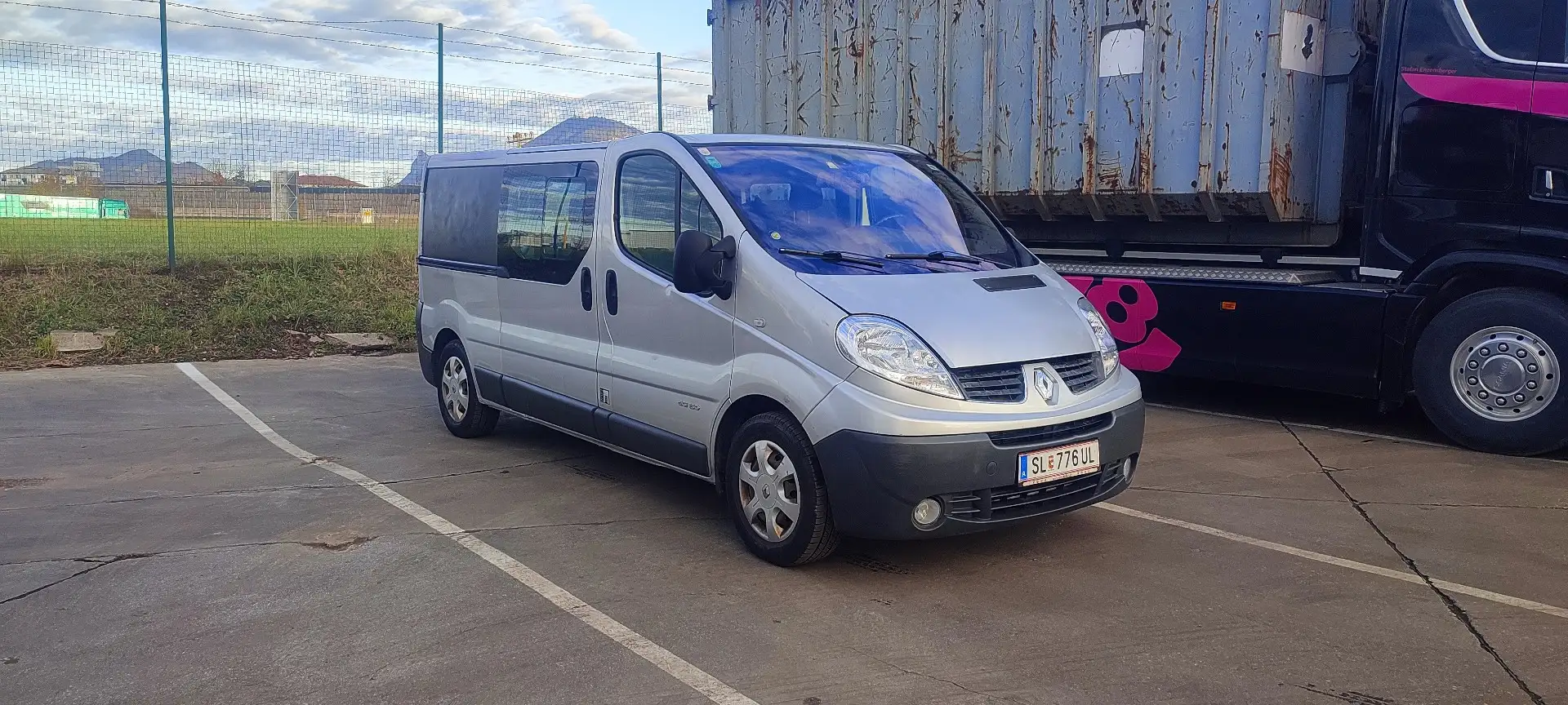 Renault Trafic 2.5 dCi 150 L2H1 Quickshift Privilèg Silver - 1