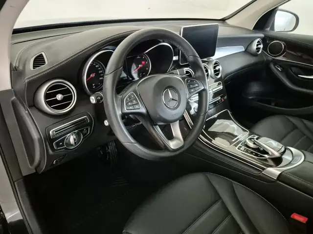 Mercedes-Benz 250 view 6