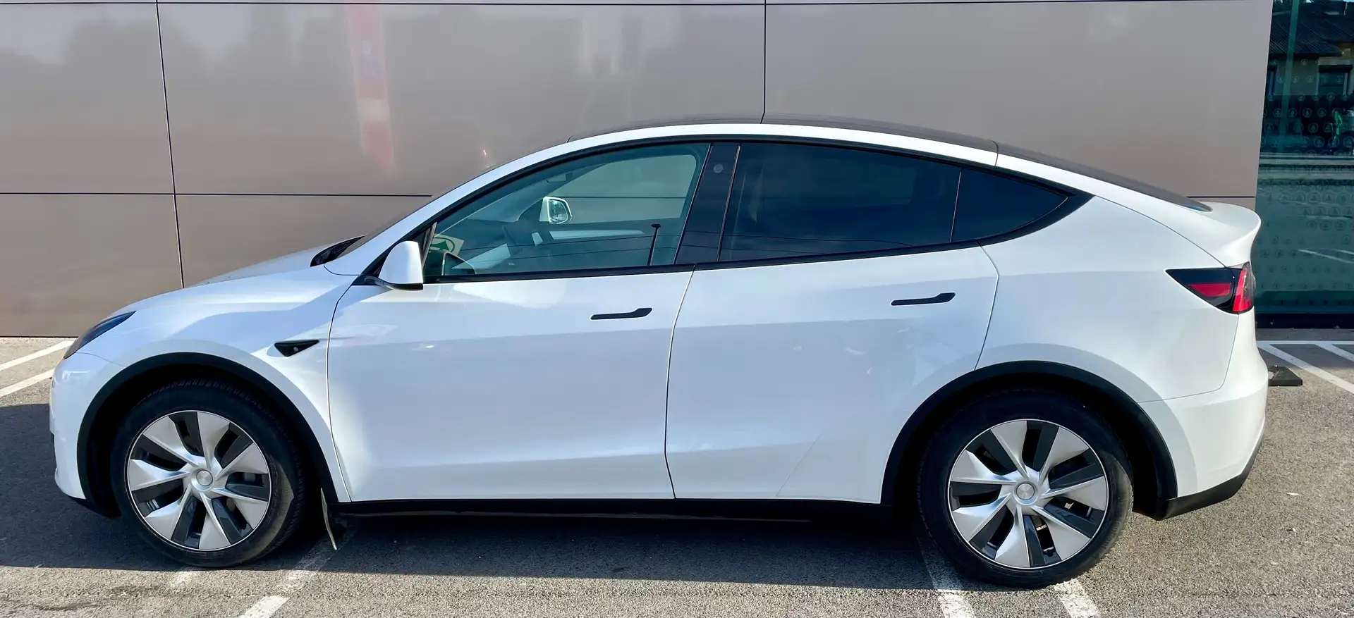 Tesla Model Y Model Y 62kWh Base Base Weiß - 2