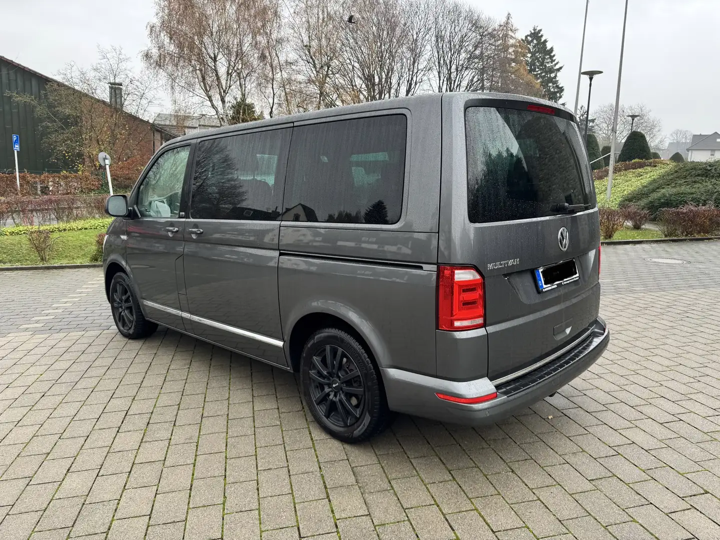 Volkswagen T6 Multivan Multivan Generation Six Šedá - 2