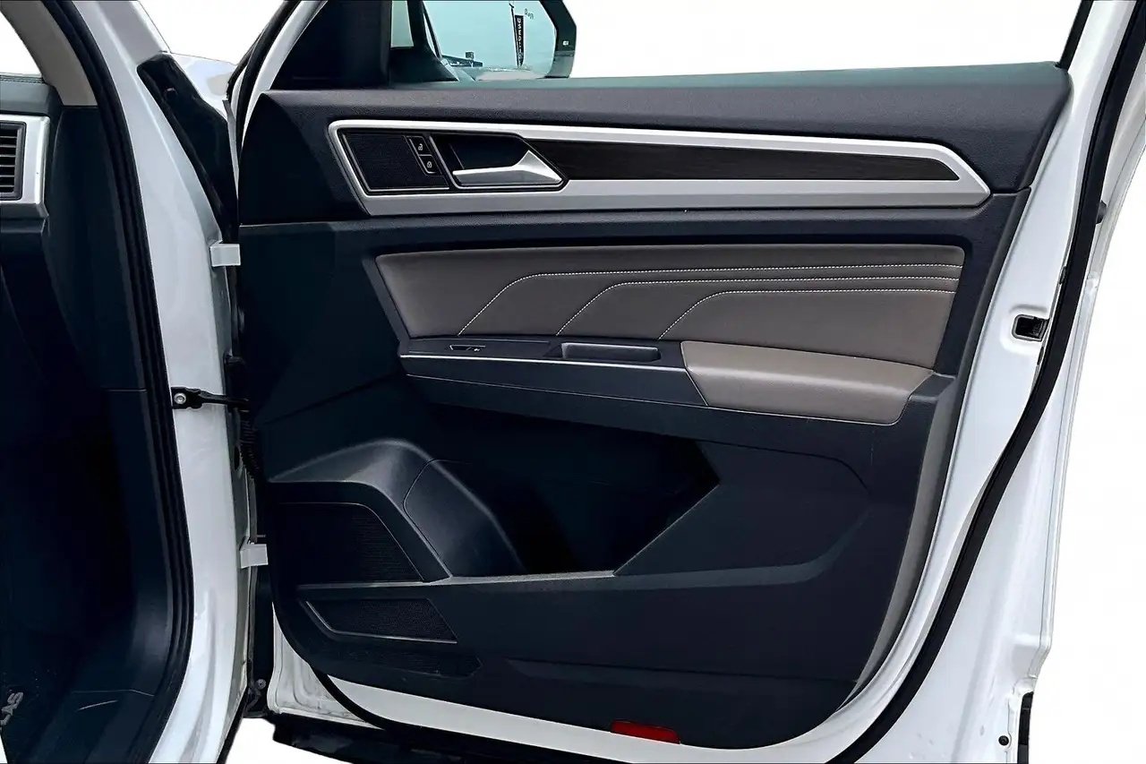 Volkswagen Atlas photo Volkswagen Atlas