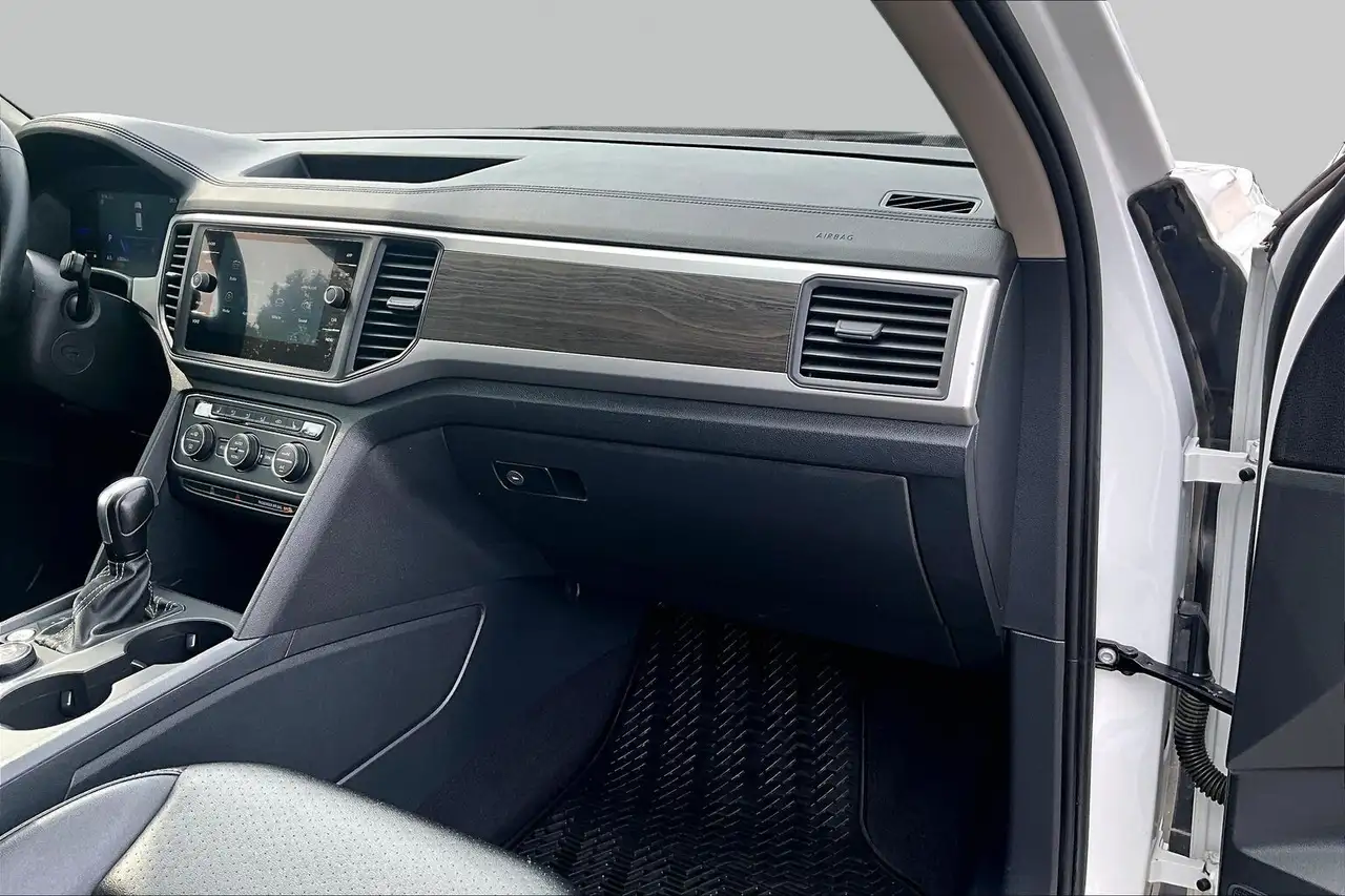 Volkswagen Atlas photo Volkswagen Atlas