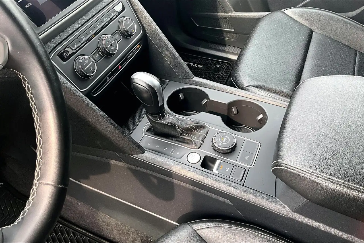 Volkswagen Atlas photo Volkswagen Atlas
