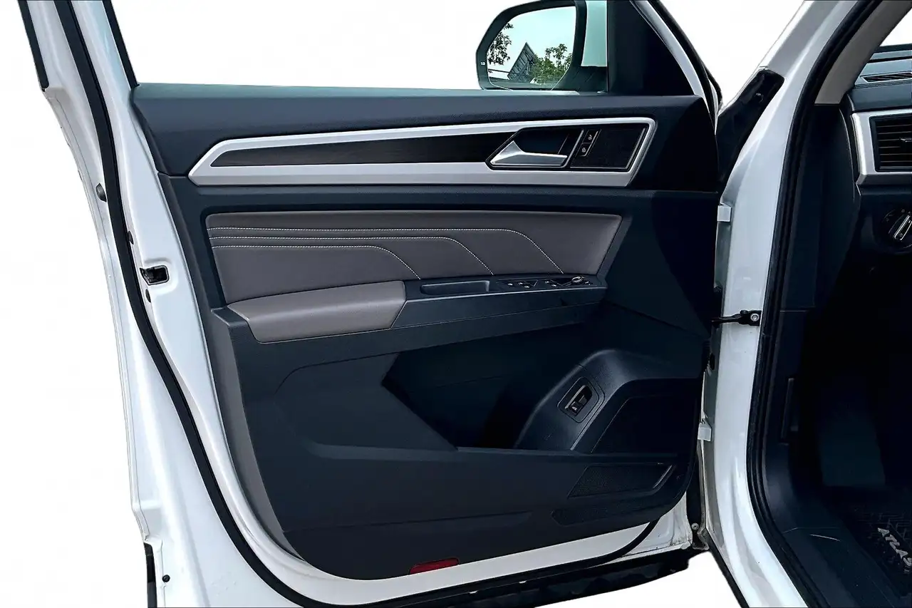 Volkswagen Atlas photo Volkswagen Atlas