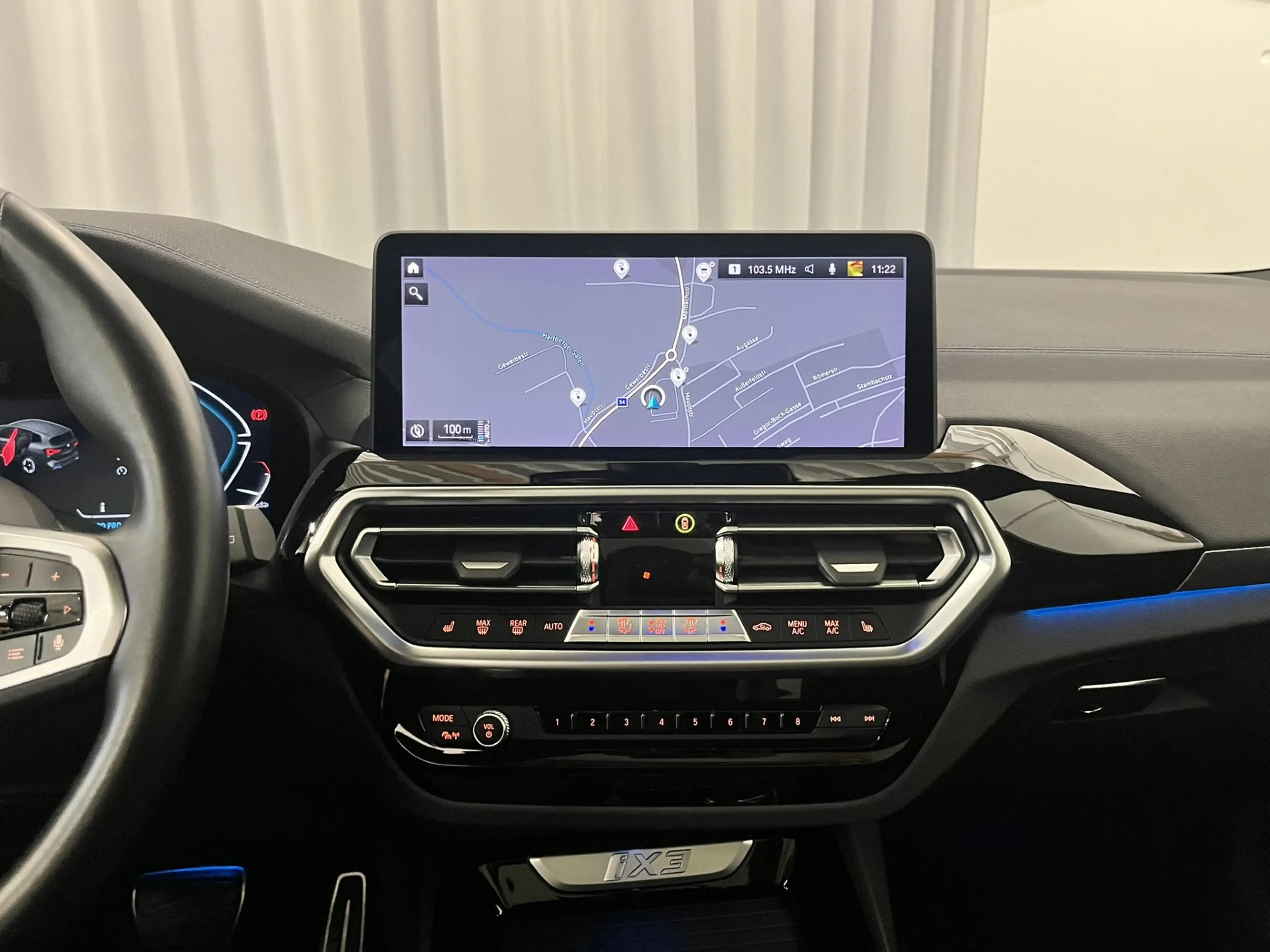 BMW iX3 *M-Sport / Impressive / AHK / HUD* — photo 13
