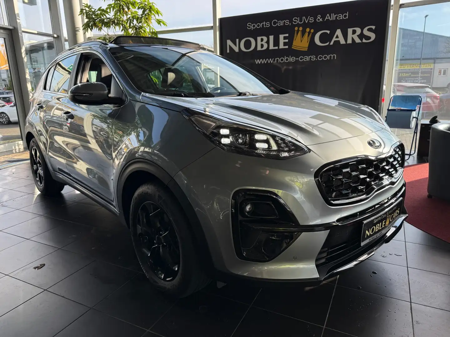 Kia Sportage Black Edition PANO AHK LED Plateado - 1