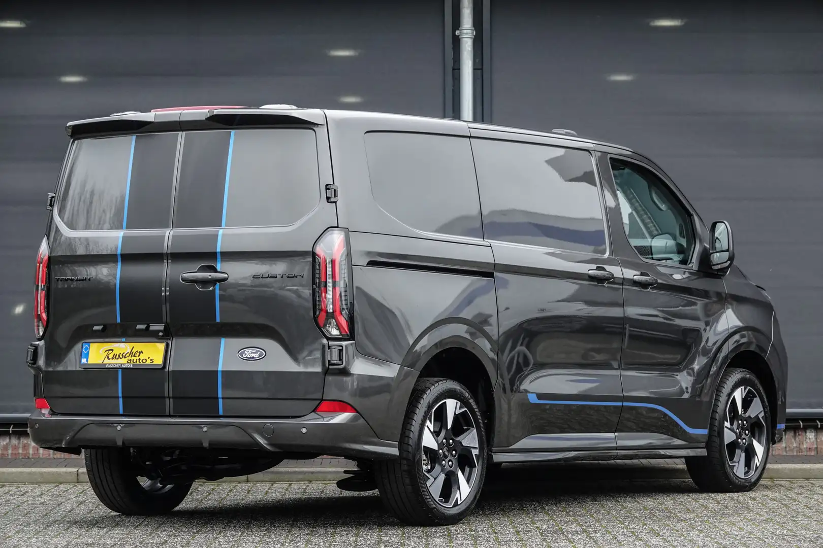 Ford Transit Custom L1H1 170Pk Aut. | Sport | 2xSchuifdeur | Achteruit Grijs - 2