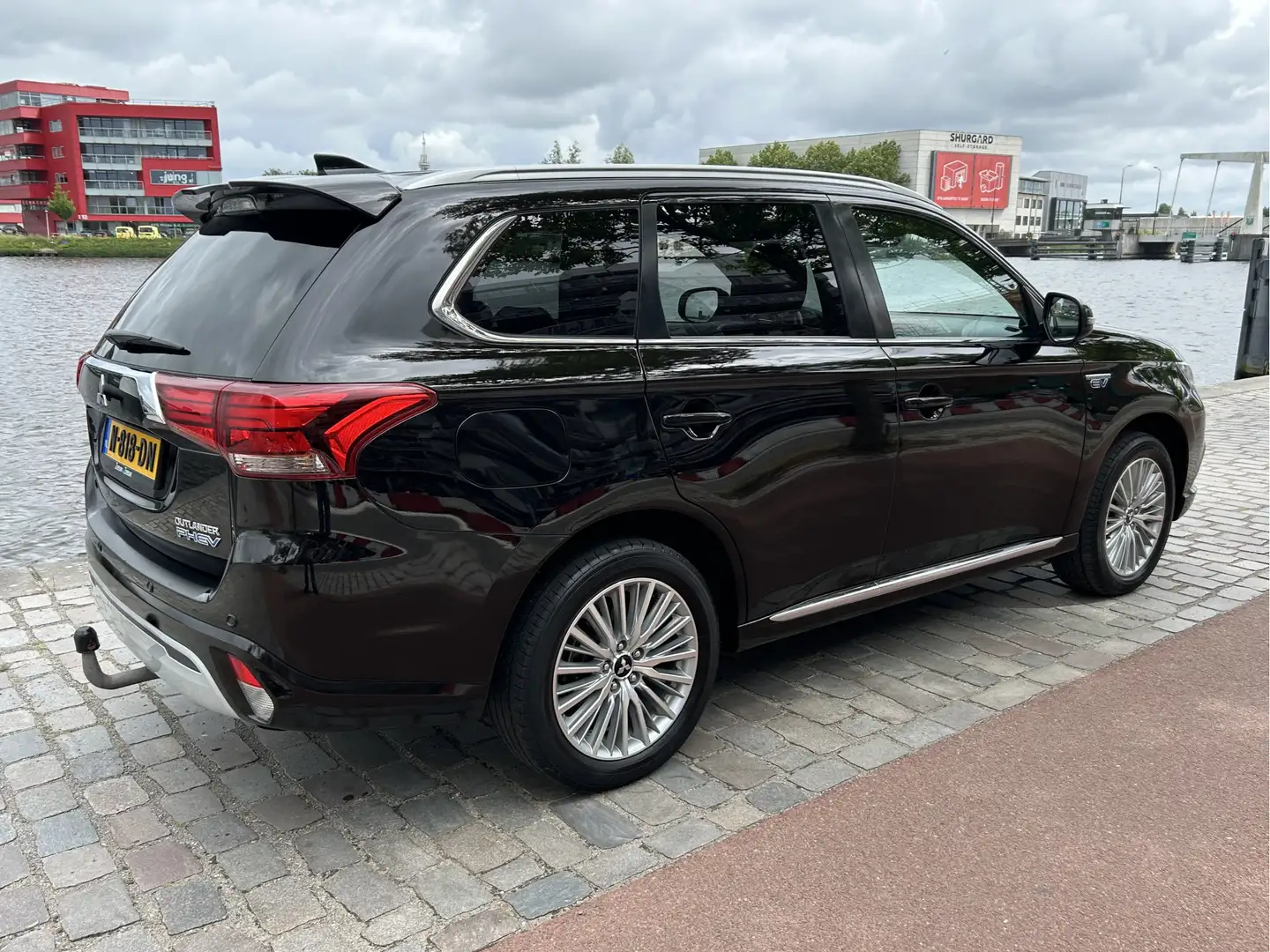 Mitsubishi Outlander 2.4 PHEV Pure+ meest complete uitvoering Noir - 2