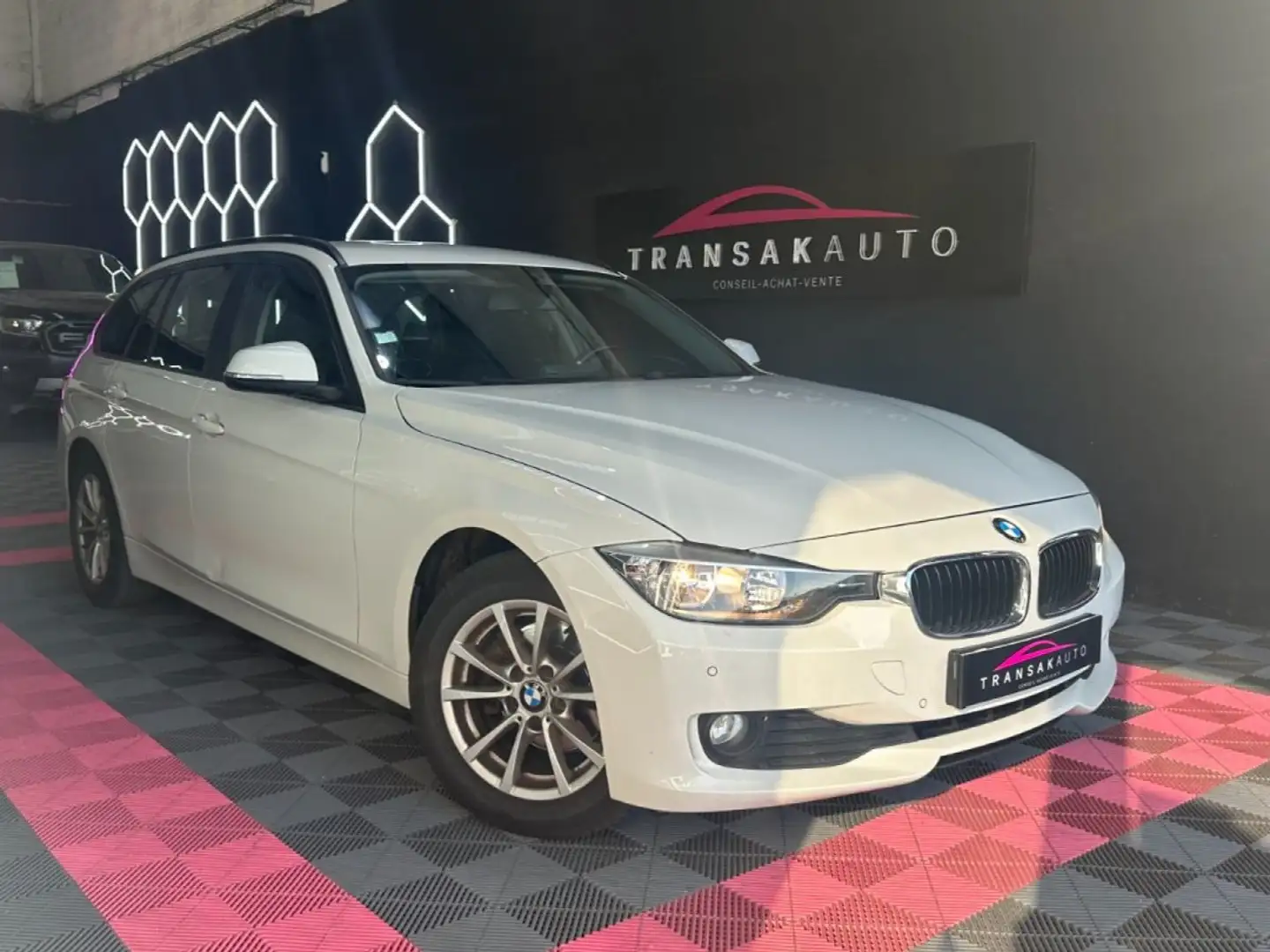 BMW 116 SERIE TOURING F31 Lounge 316d 116 ch ~ Chaîne de distribution OK ~ Radar AV/AR ~ Feux Automatiques Blanc - 1