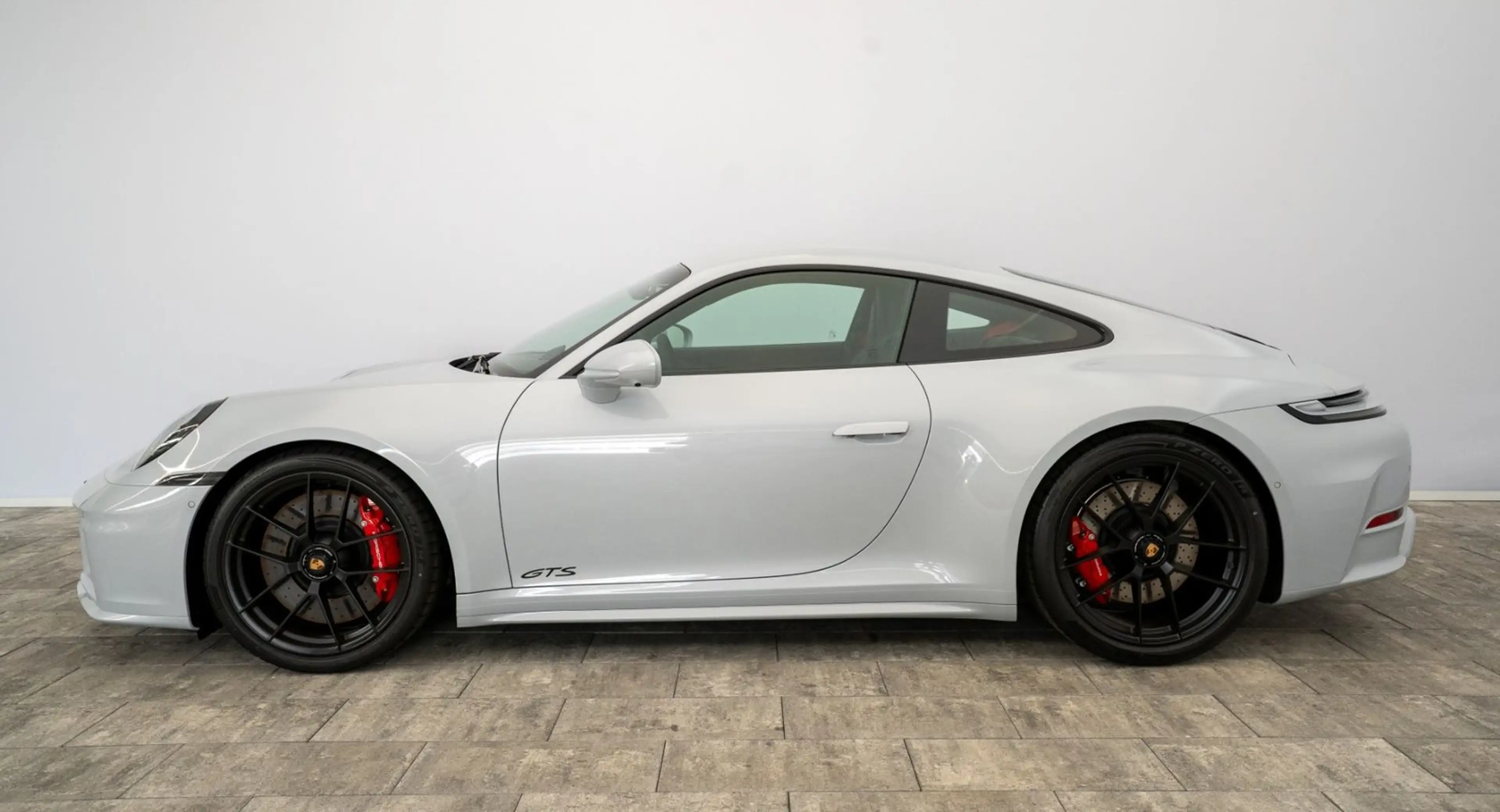 Porsche 992 911 Carrera GTS Coupe °Liftsystem°Bose° — photo 9