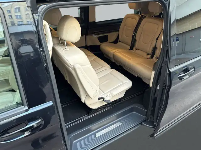 Mercedes-Benz 250 view 9