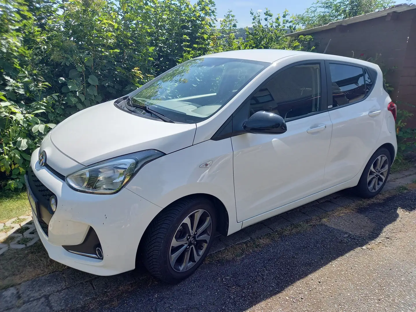 Hyundai i10 i10 1.2 YES!+ Weiß - 1