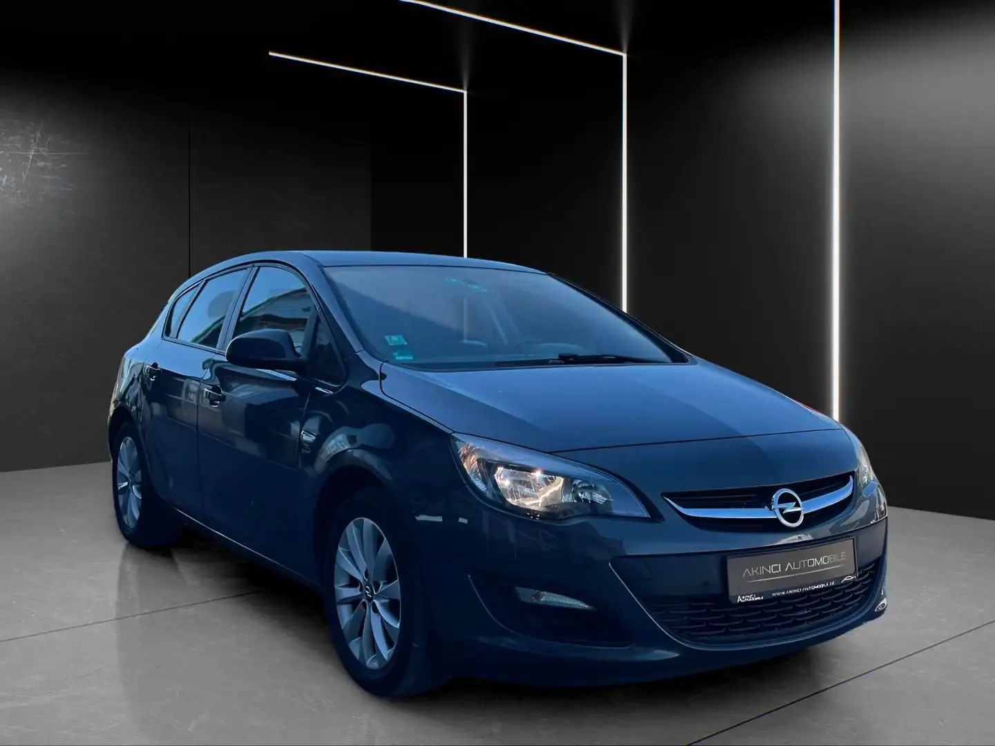 Opel Astra J Lim. 5-trg. Active 1.7 TDCi *Lenkradheiz Grau - 1