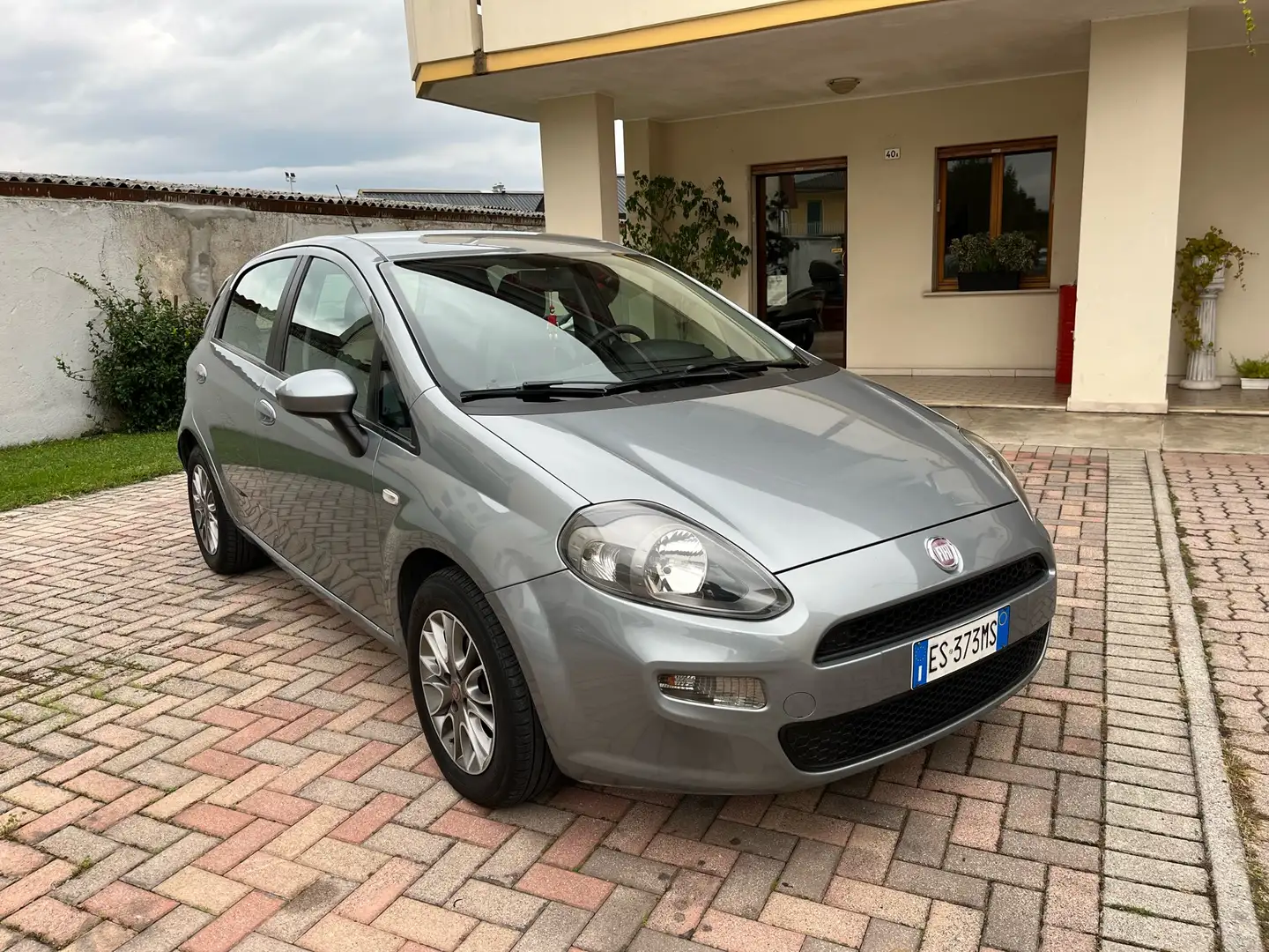 Fiat Punto 5p 1.3 mjt II 16v Lounge s&s 95cv Grigio - 2
