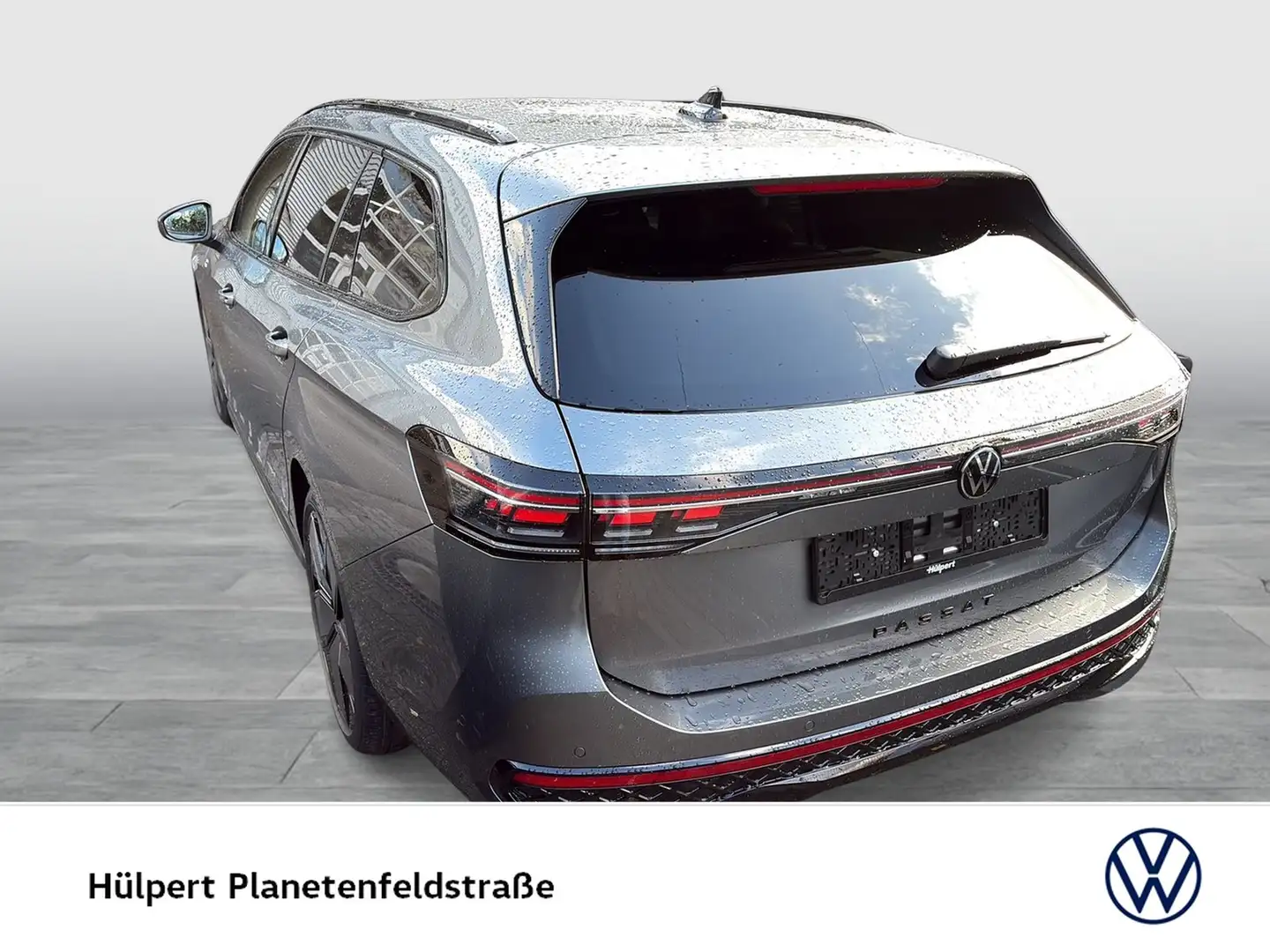 Volkswagen Passat Variant 2.0 R-LINE DSG PANO STANDHZG LM19 Grijs - 2