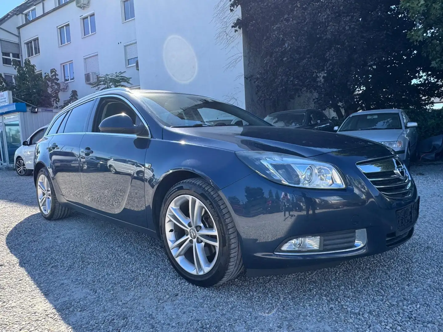 Opel Insignia 2,0 Sport 160PS Allrad Automatik Parkhilfe Xenon Blau - 1