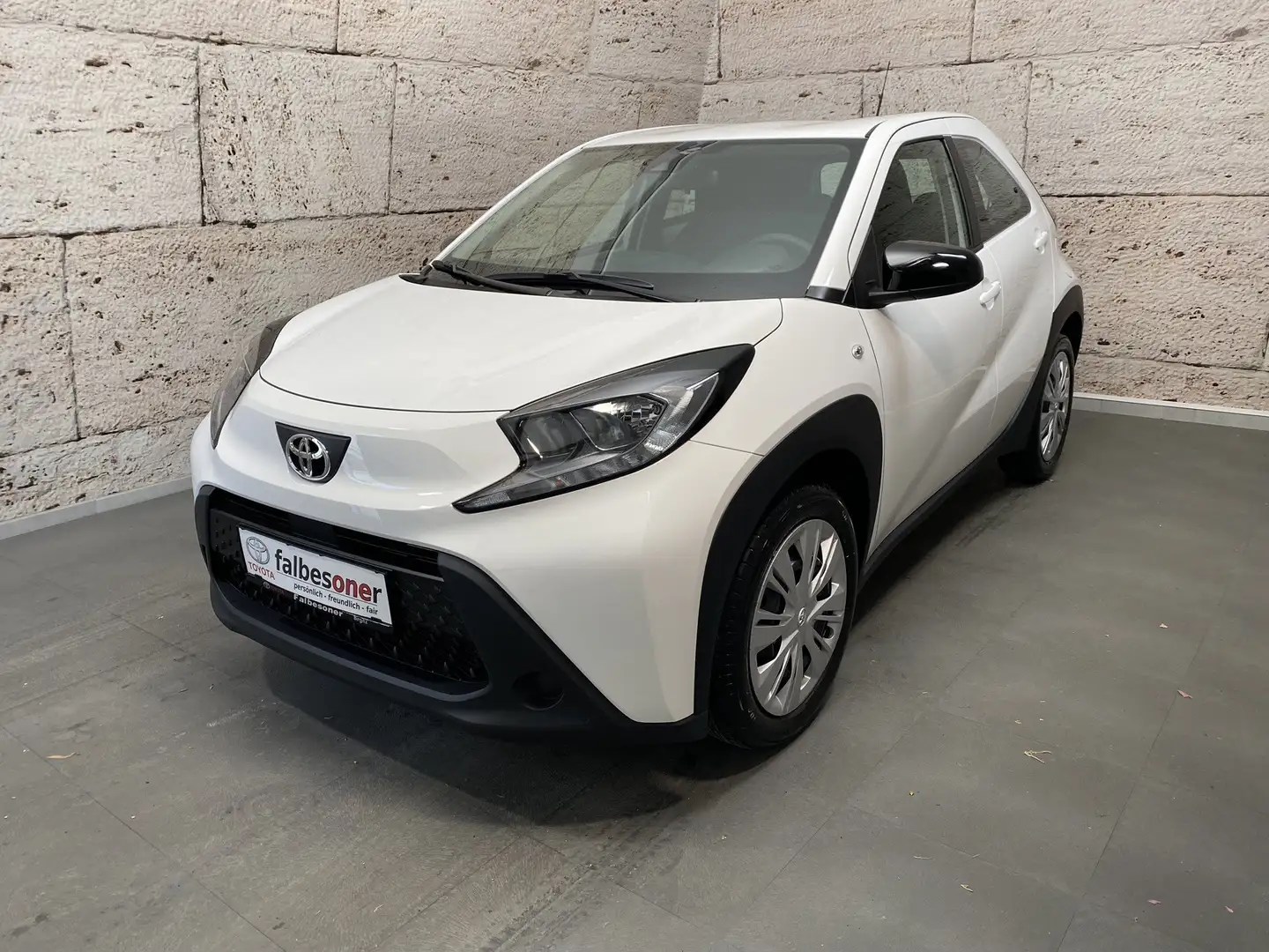 Toyota Aygo X 1,0 VVT-i x-play + Sitzheizung "3,99% Fixzins" Wit - 2