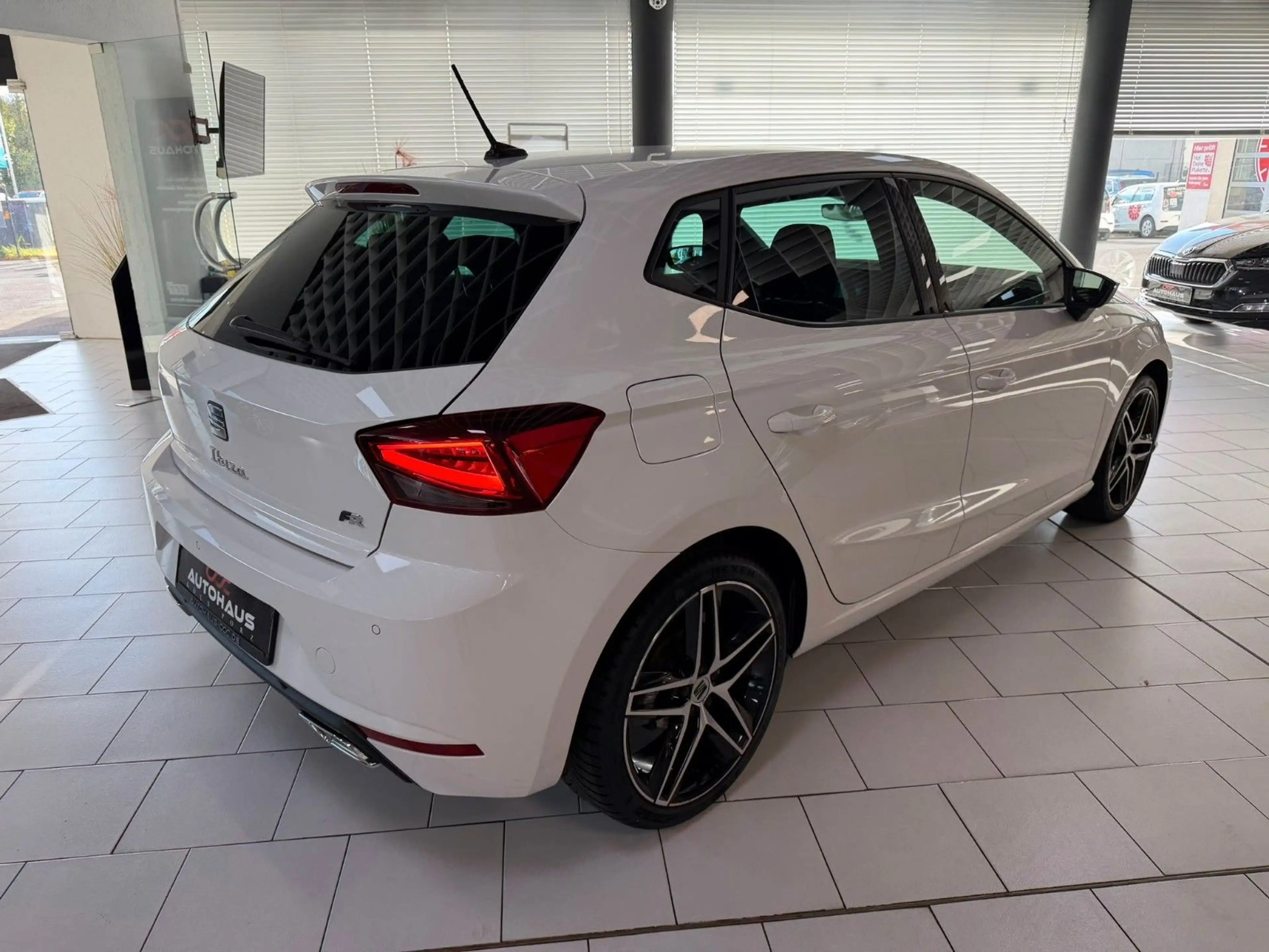SEAT Ibiza FR|DSG|LED|PDC|SPURASS. — photo 4