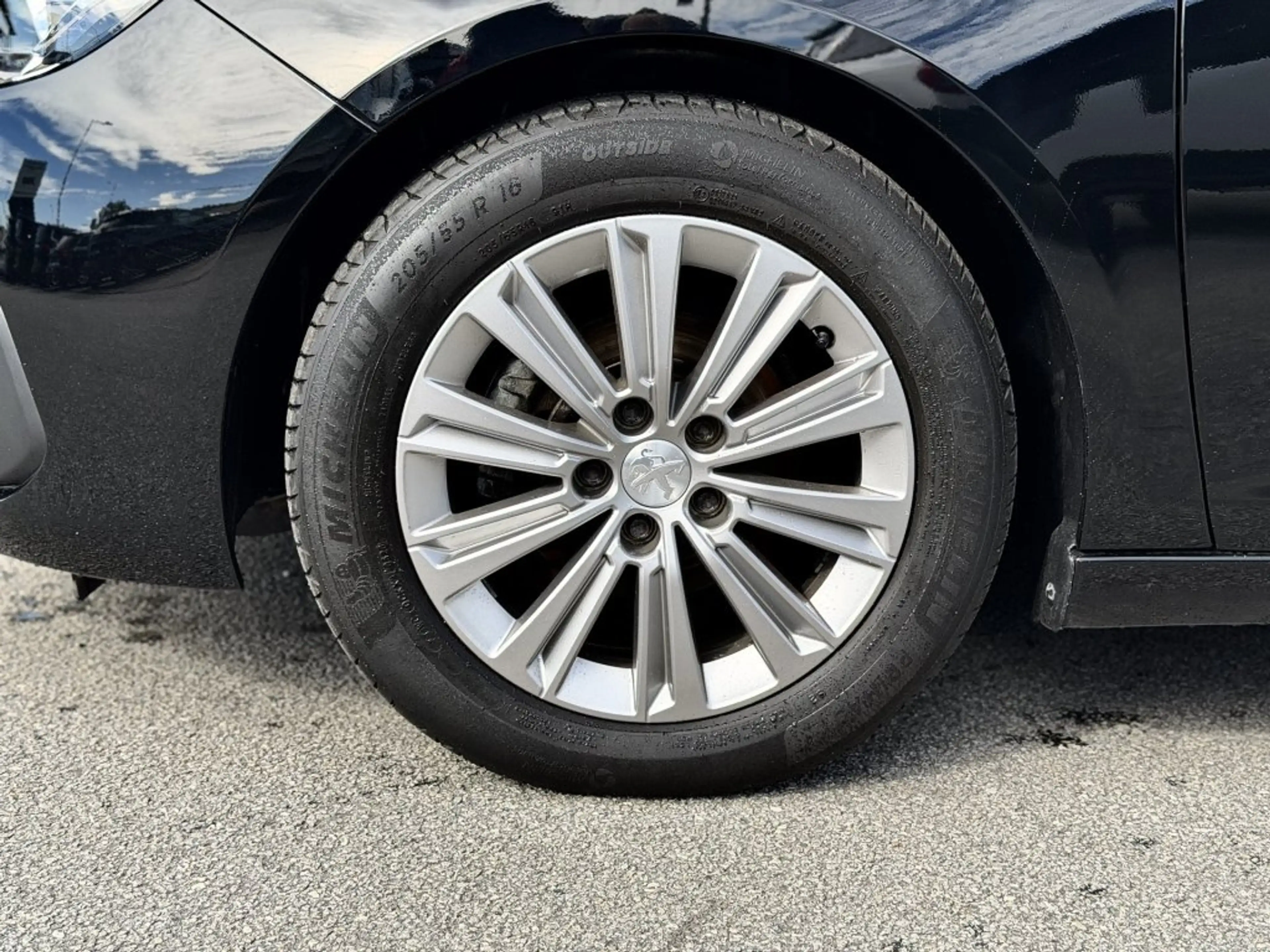Peugeot 308 1,5 BlueHDI 100 Allure S&S — photo 3