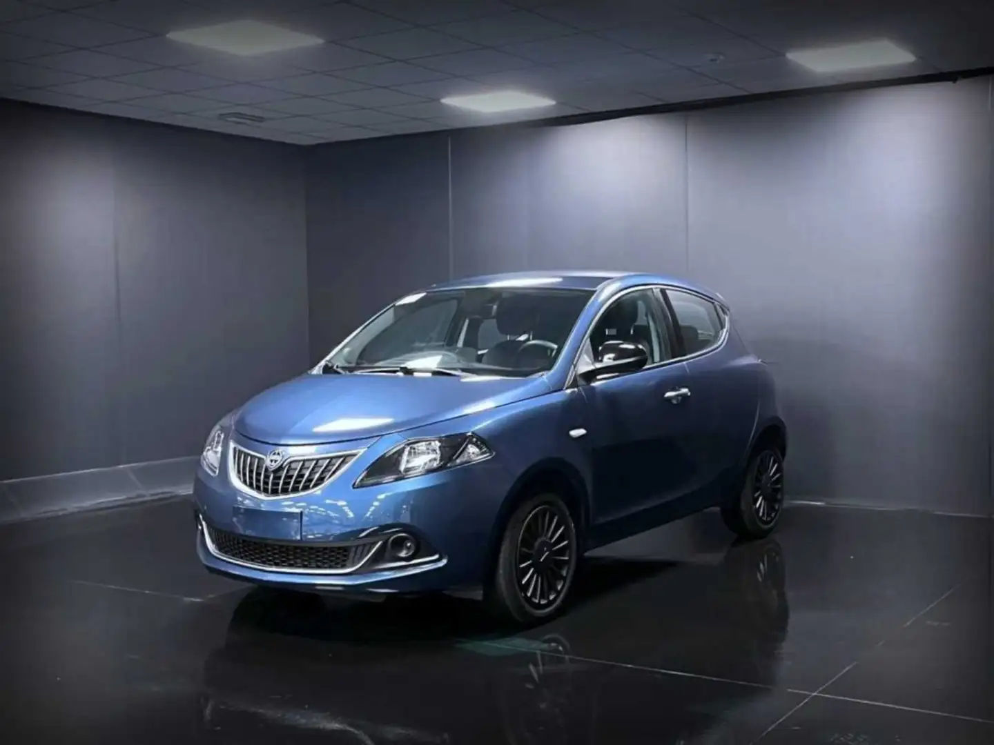 Lancia Ypsilon 1.0 FireFly 5 porte S&S Hybrid Silver Nero - 1