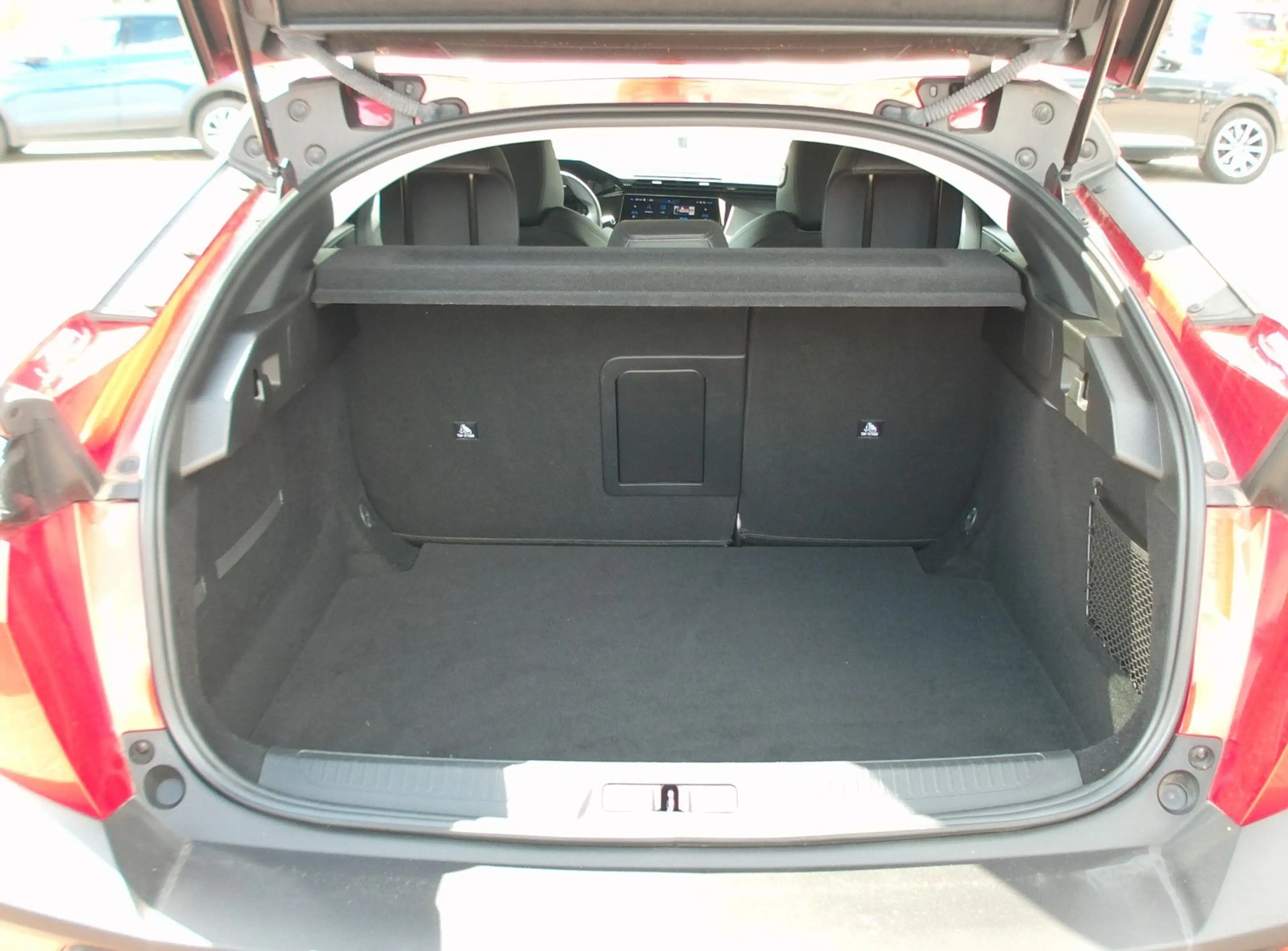 Peugeot 408 Allure.Teilleder.LED.Kamera.Navi.SHZ — photo 22