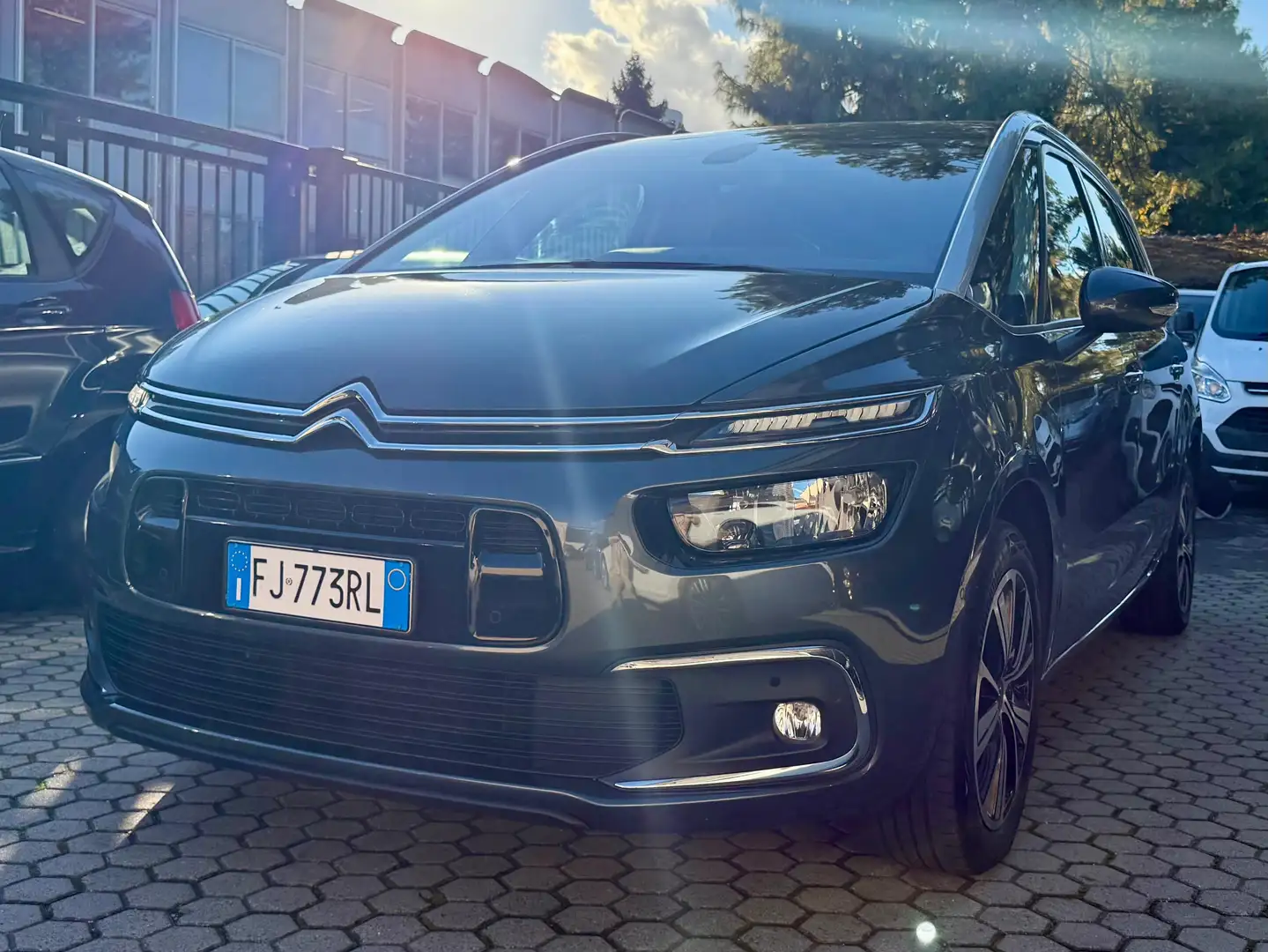 Citroen Grand C4 Picasso C4 Grand Picasso II 2017 1.6 bluehdi Shine 7 POSTI Grau - 2
