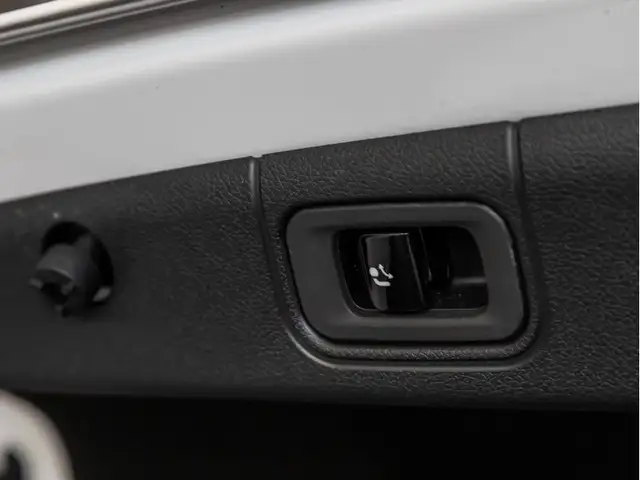 Mercedes-Benz 450 view 7