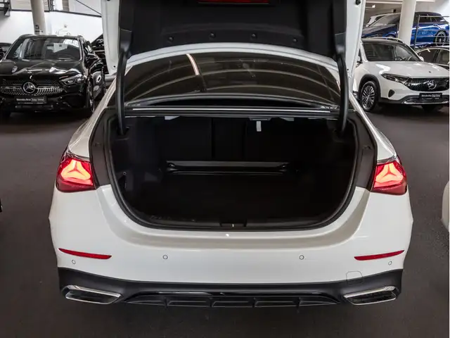 Mercedes-Benz 450 view 6