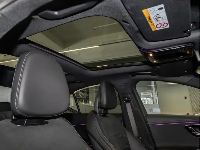 Mercedes-Benz 450 view 11